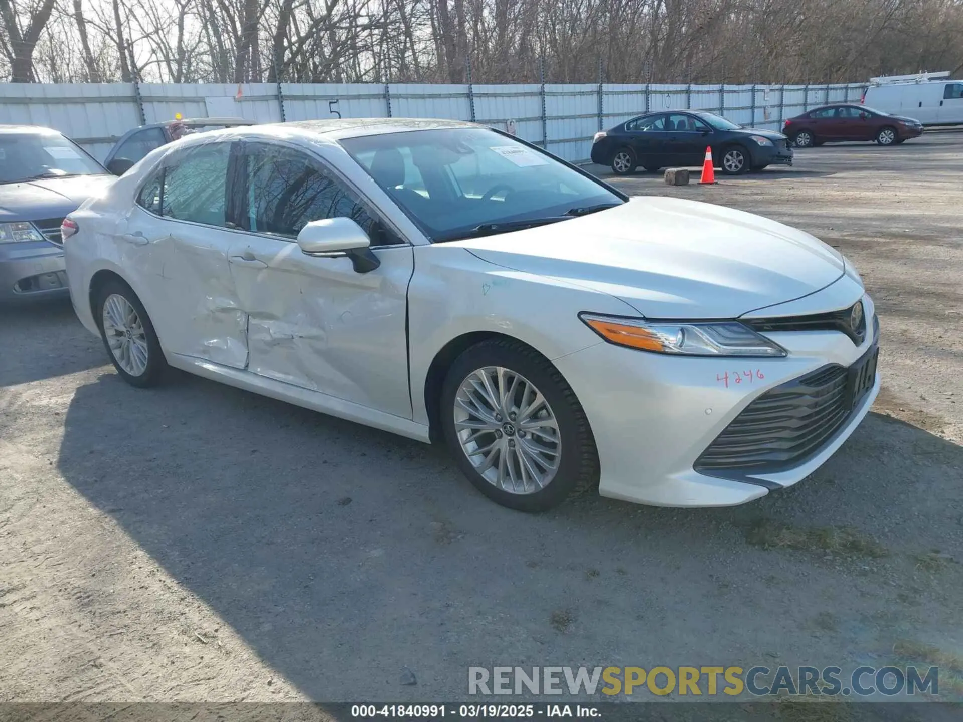 1 Photograph of a damaged car 4T1BZ1HK0KU507692 TOYOTA CAMRY 2019
