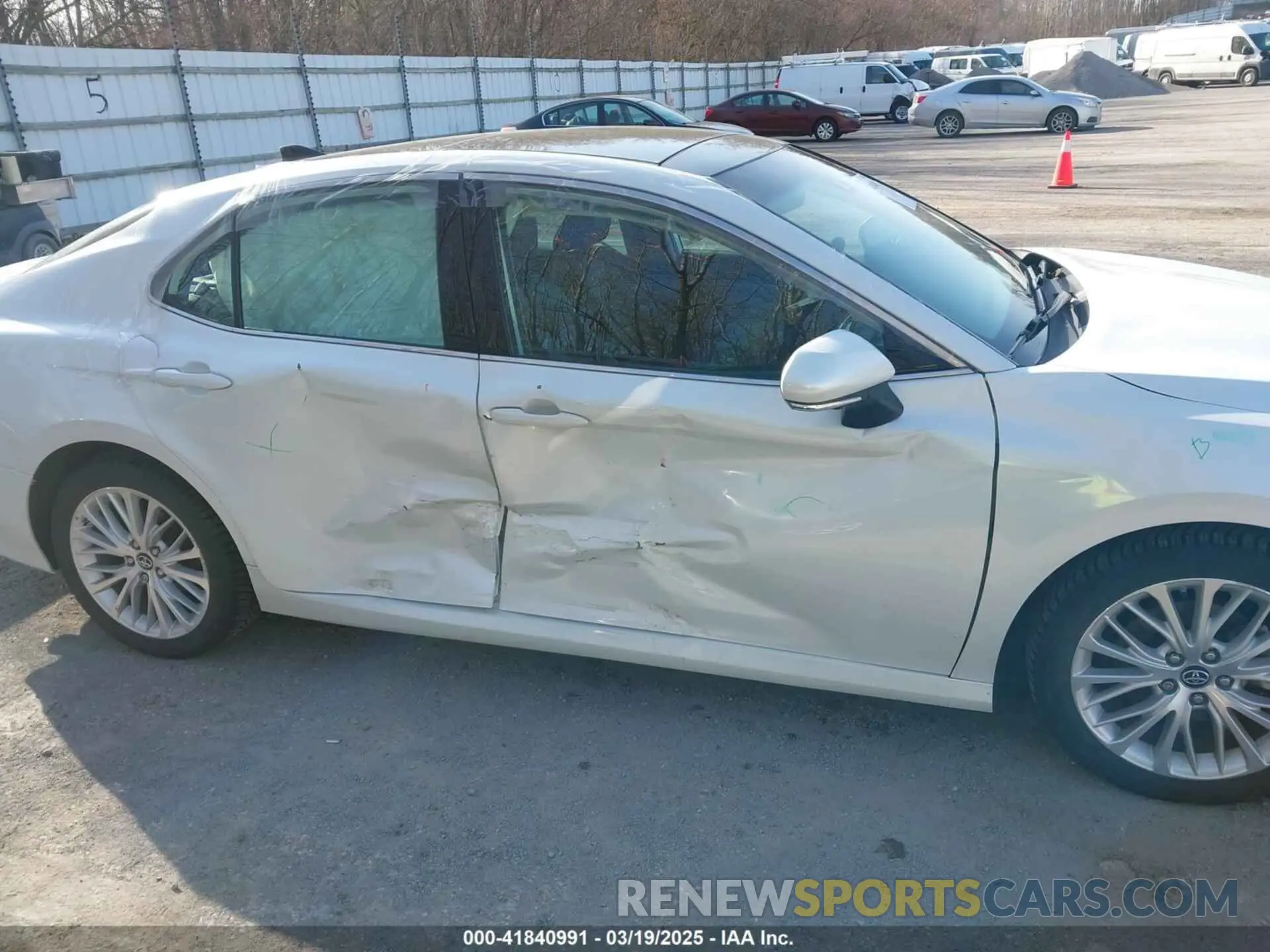 13 Photograph of a damaged car 4T1BZ1HK0KU507692 TOYOTA CAMRY 2019