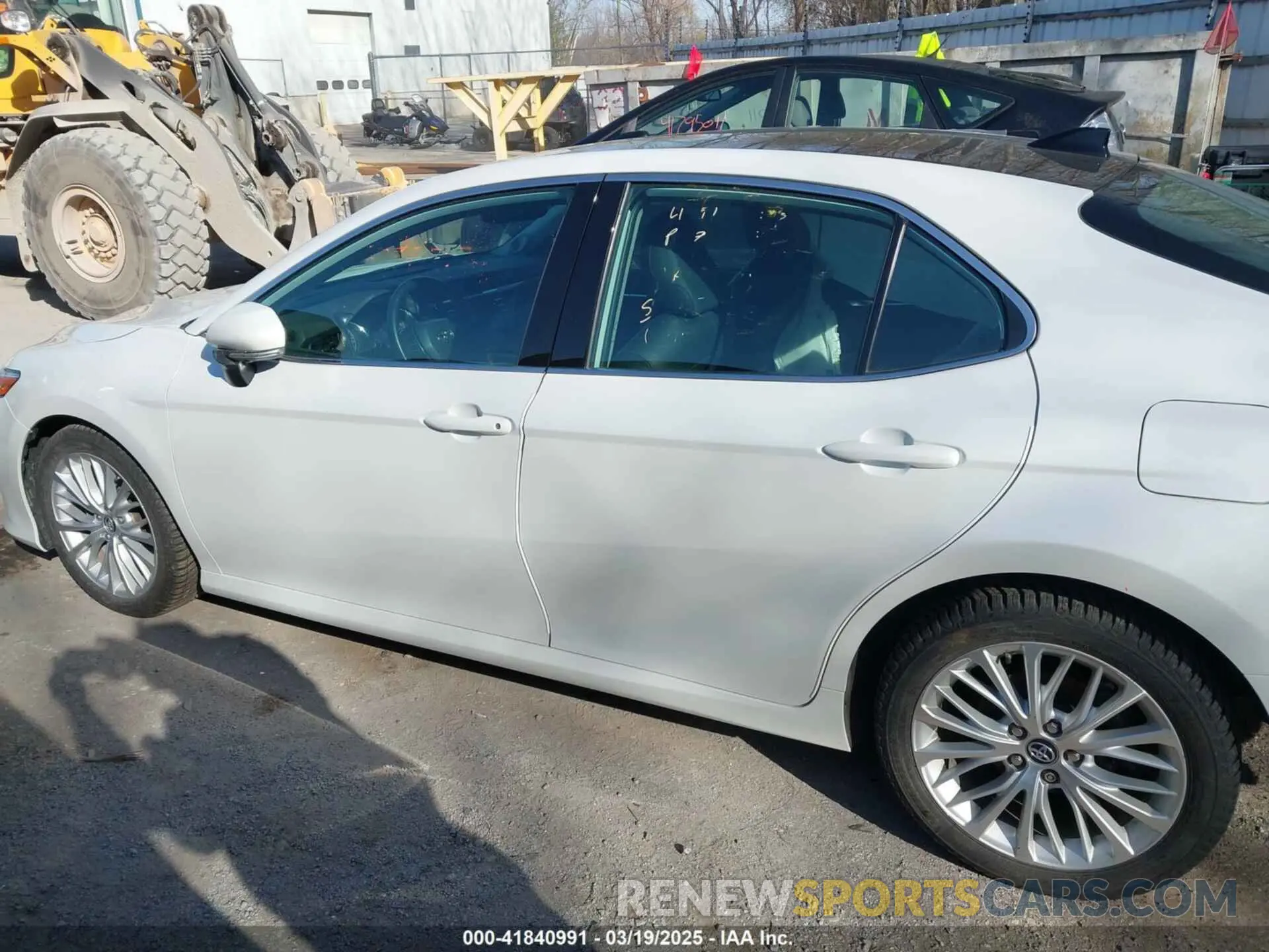 14 Photograph of a damaged car 4T1BZ1HK0KU507692 TOYOTA CAMRY 2019