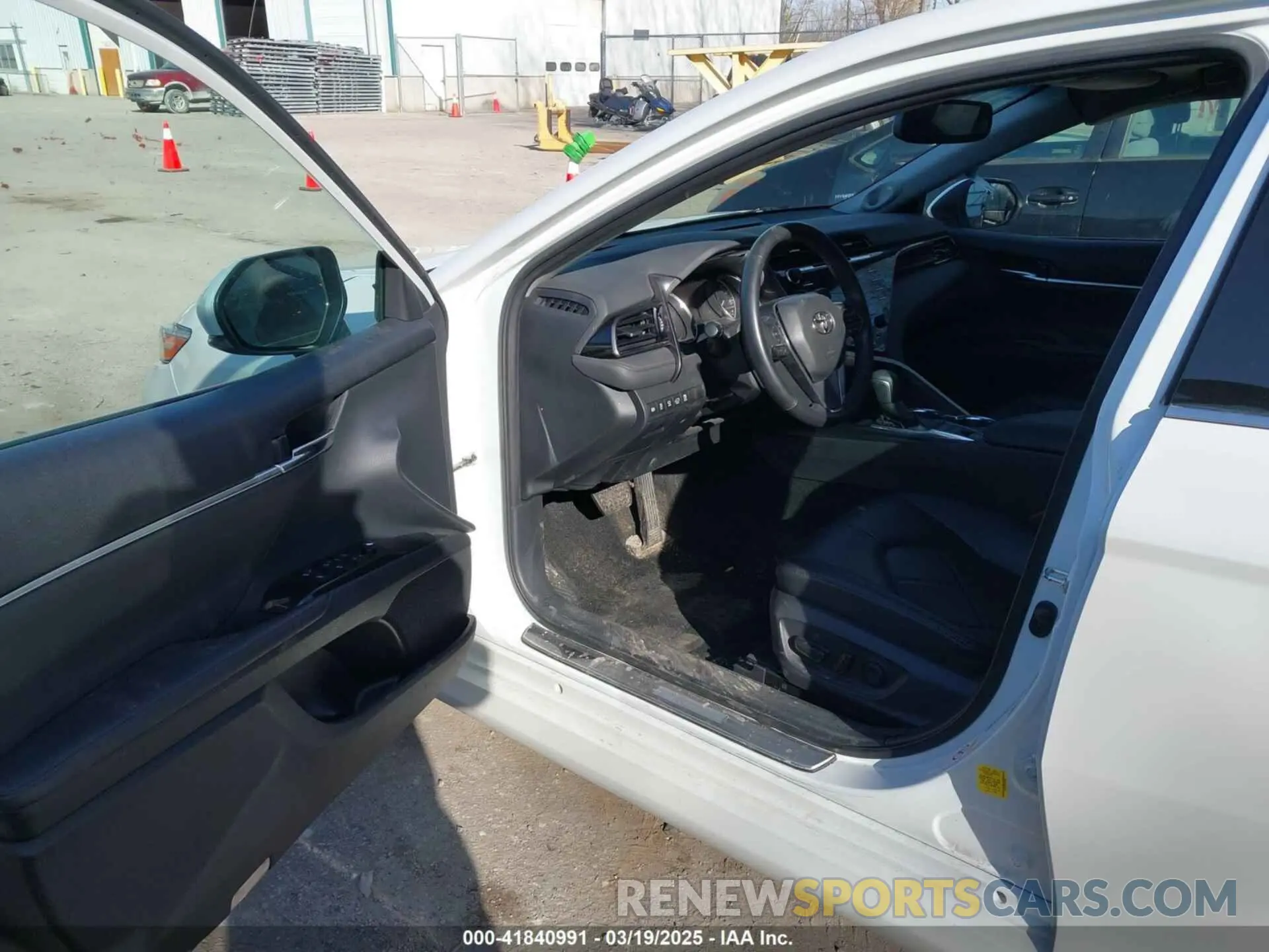 5 Photograph of a damaged car 4T1BZ1HK0KU507692 TOYOTA CAMRY 2019