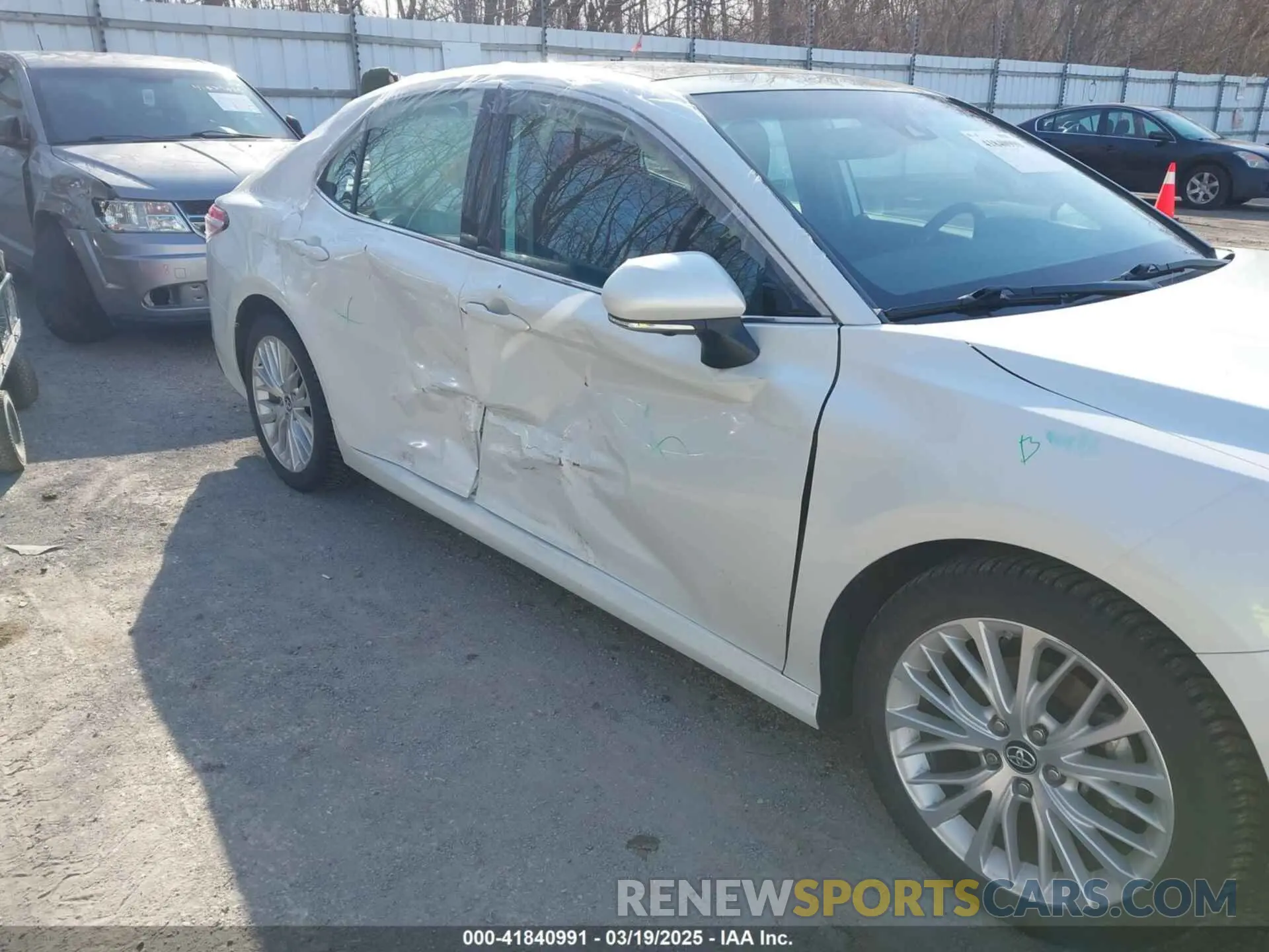 6 Photograph of a damaged car 4T1BZ1HK0KU507692 TOYOTA CAMRY 2019