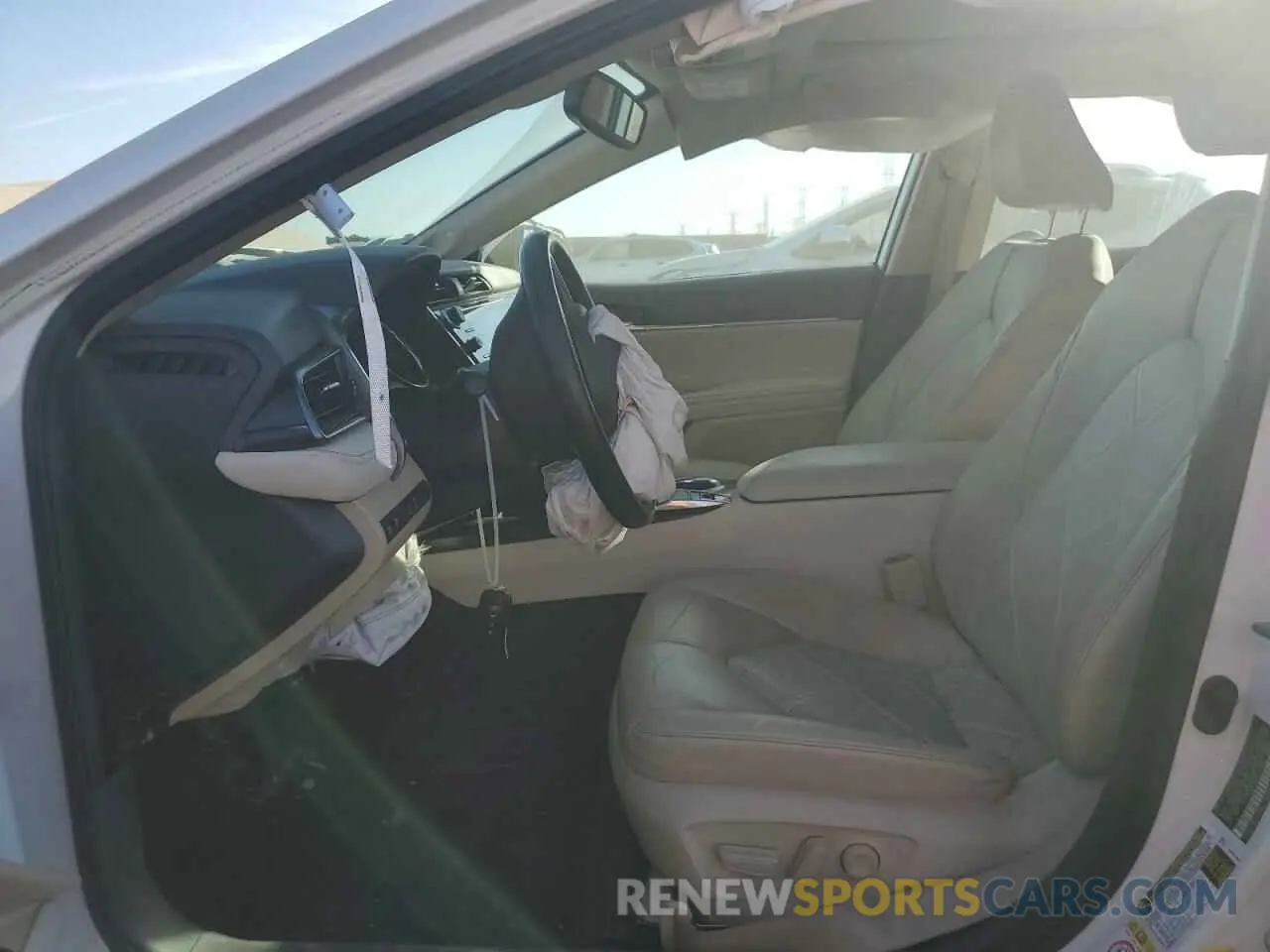 7 Photograph of a damaged car 4T1BZ1HK1KU025703 TOYOTA CAMRY 2019