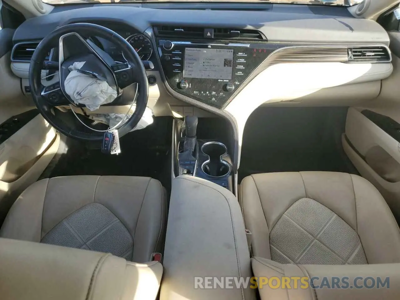 8 Photograph of a damaged car 4T1BZ1HK1KU025703 TOYOTA CAMRY 2019