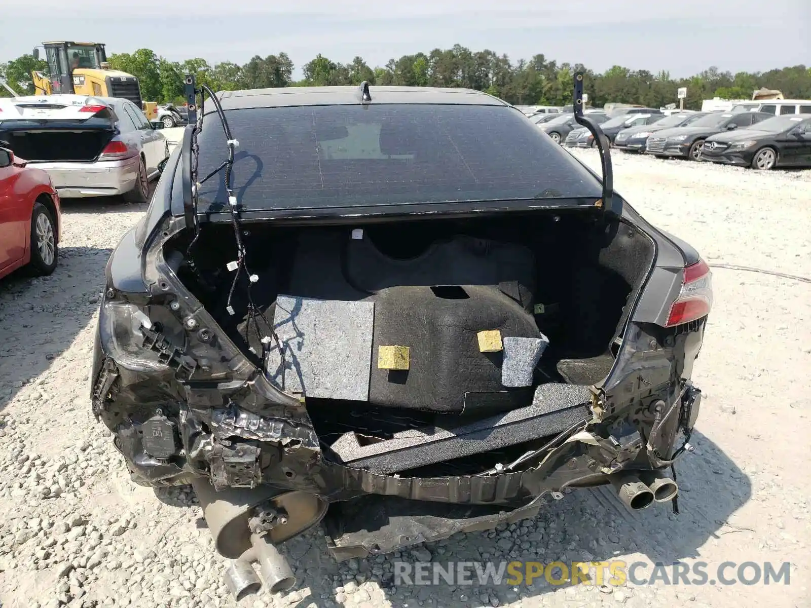 9 Photograph of a damaged car 4T1BZ1HK1KU026978 TOYOTA CAMRY 2019