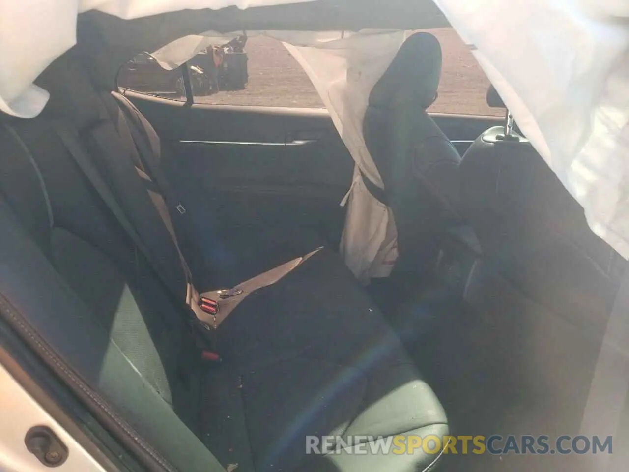 10 Photograph of a damaged car 4T1BZ1HK1KU029881 TOYOTA CAMRY 2019