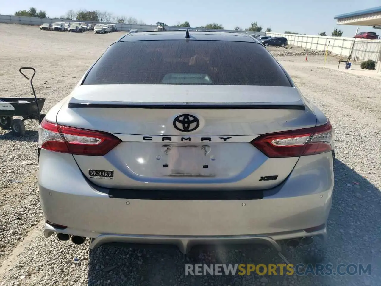 6 Photograph of a damaged car 4T1BZ1HK1KU029881 TOYOTA CAMRY 2019