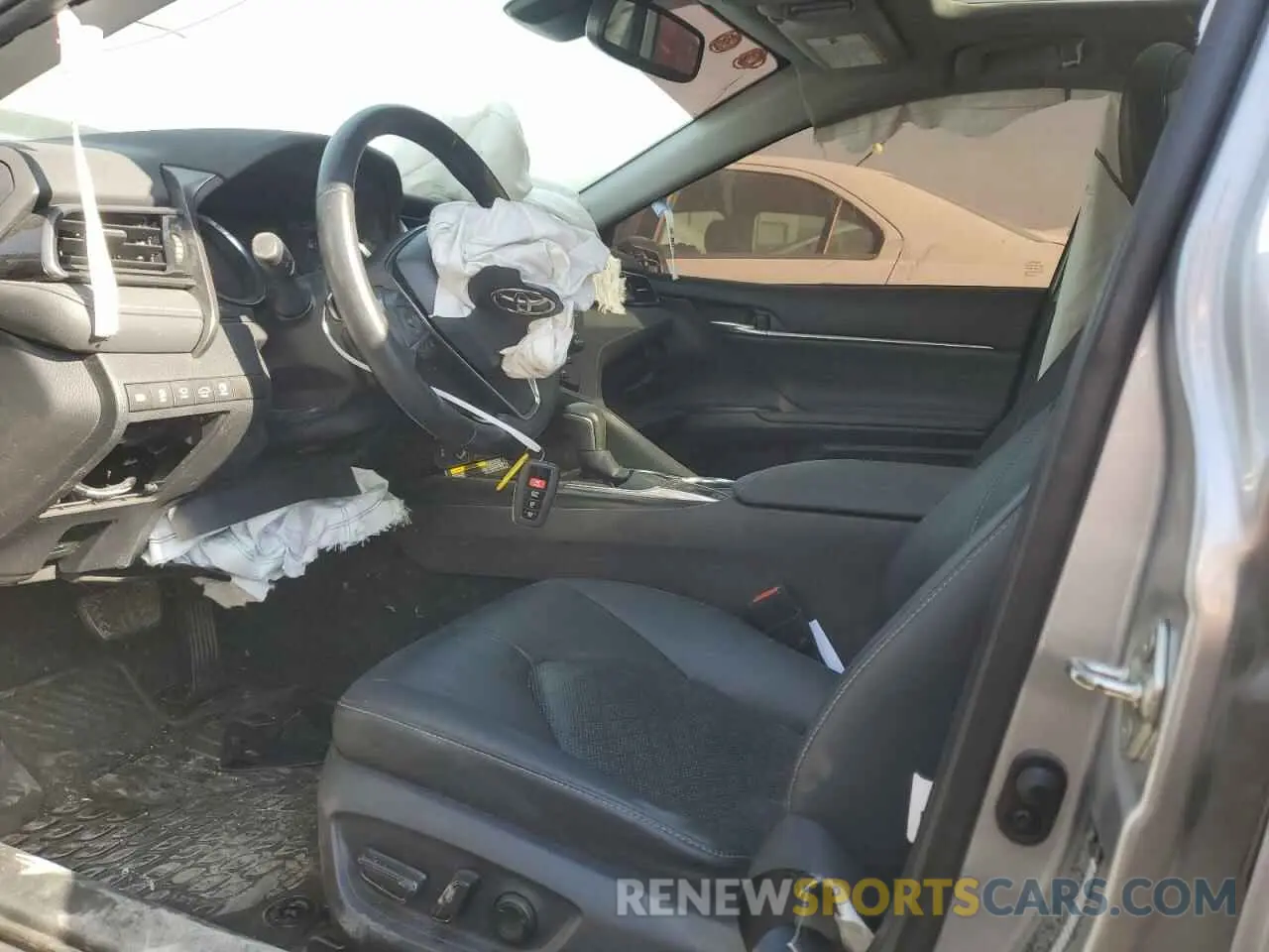 7 Photograph of a damaged car 4T1BZ1HK1KU029881 TOYOTA CAMRY 2019