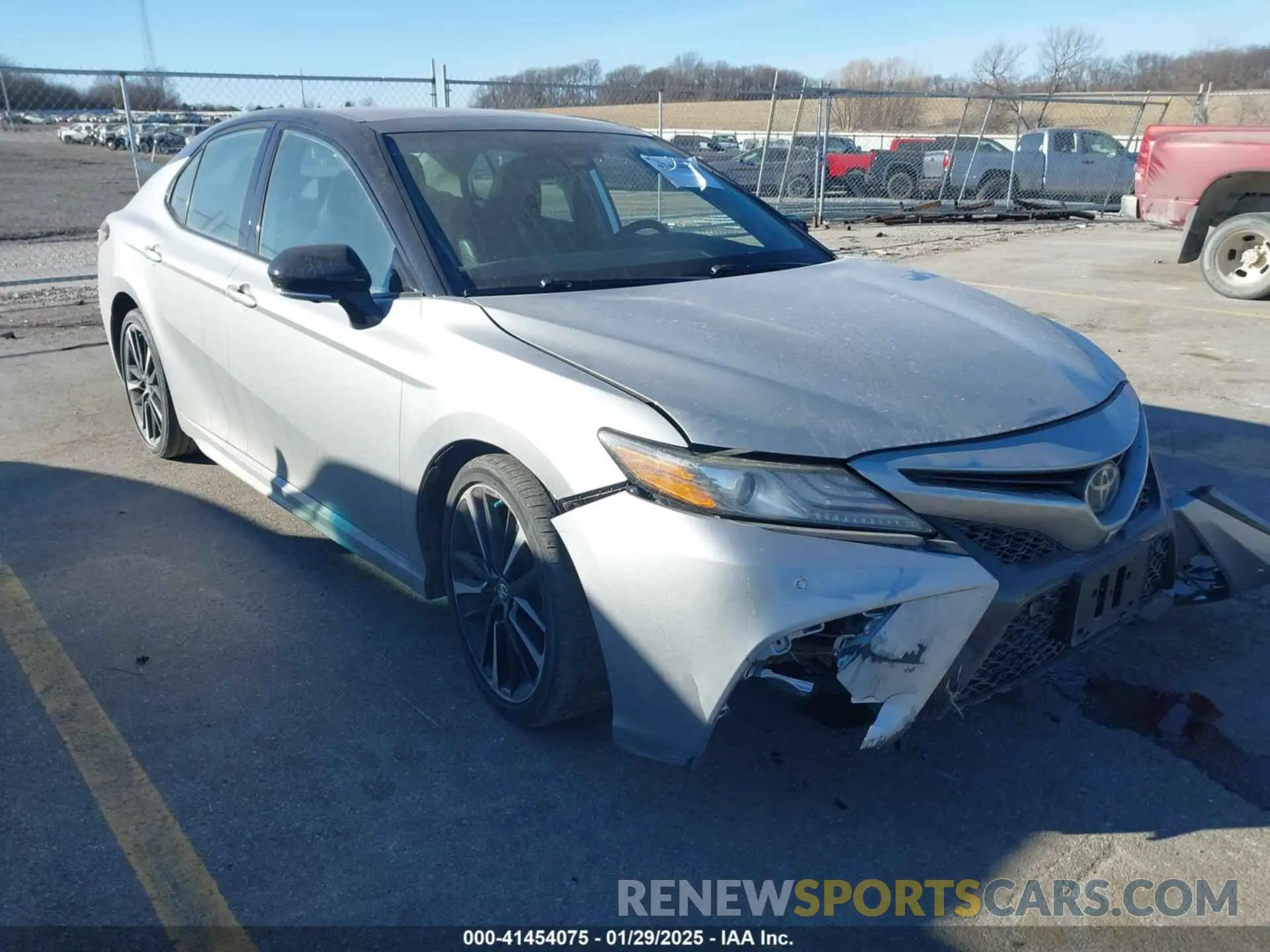 1 Photograph of a damaged car 4T1BZ1HK1KU031033 TOYOTA CAMRY 2019