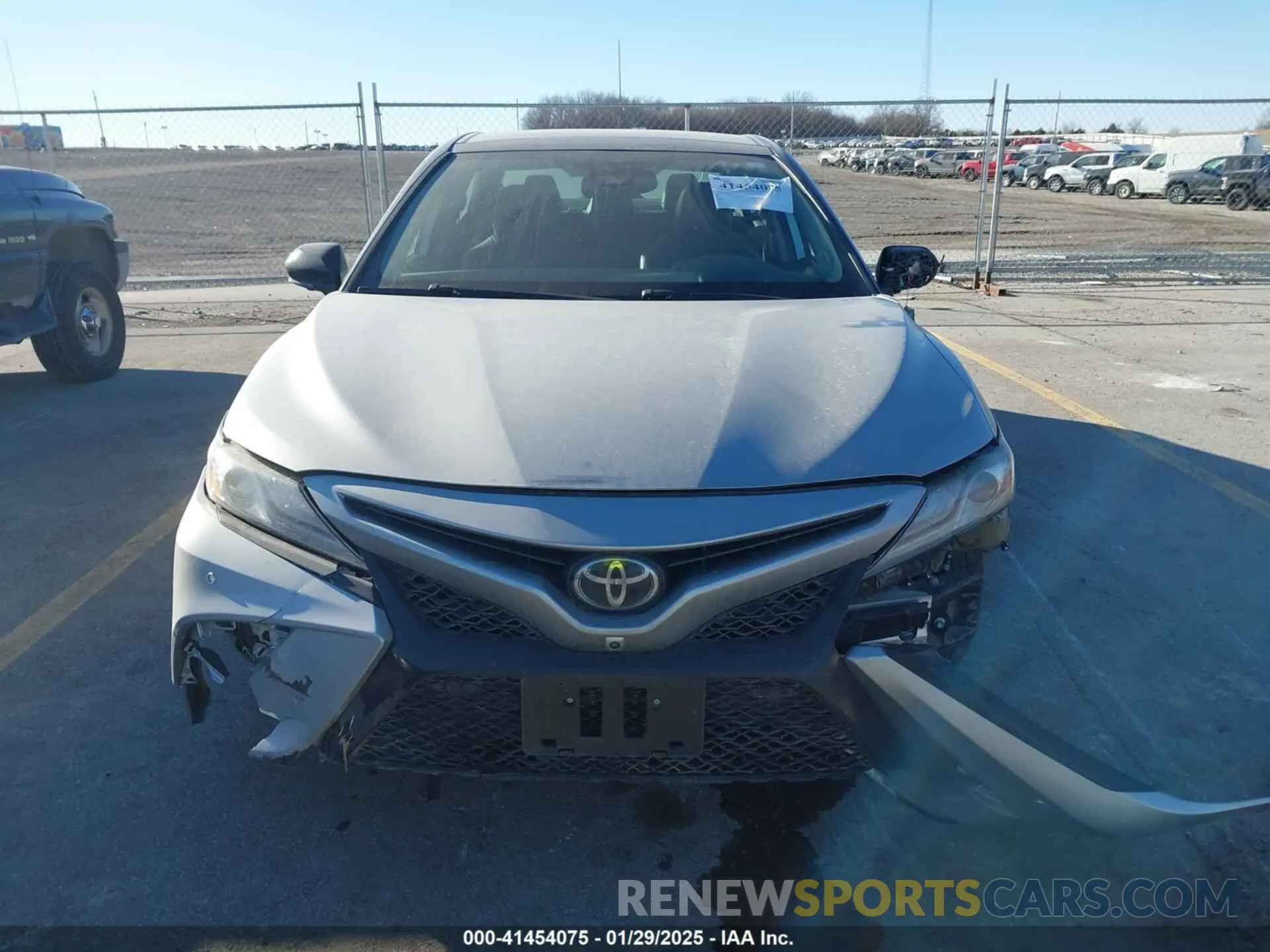 12 Photograph of a damaged car 4T1BZ1HK1KU031033 TOYOTA CAMRY 2019