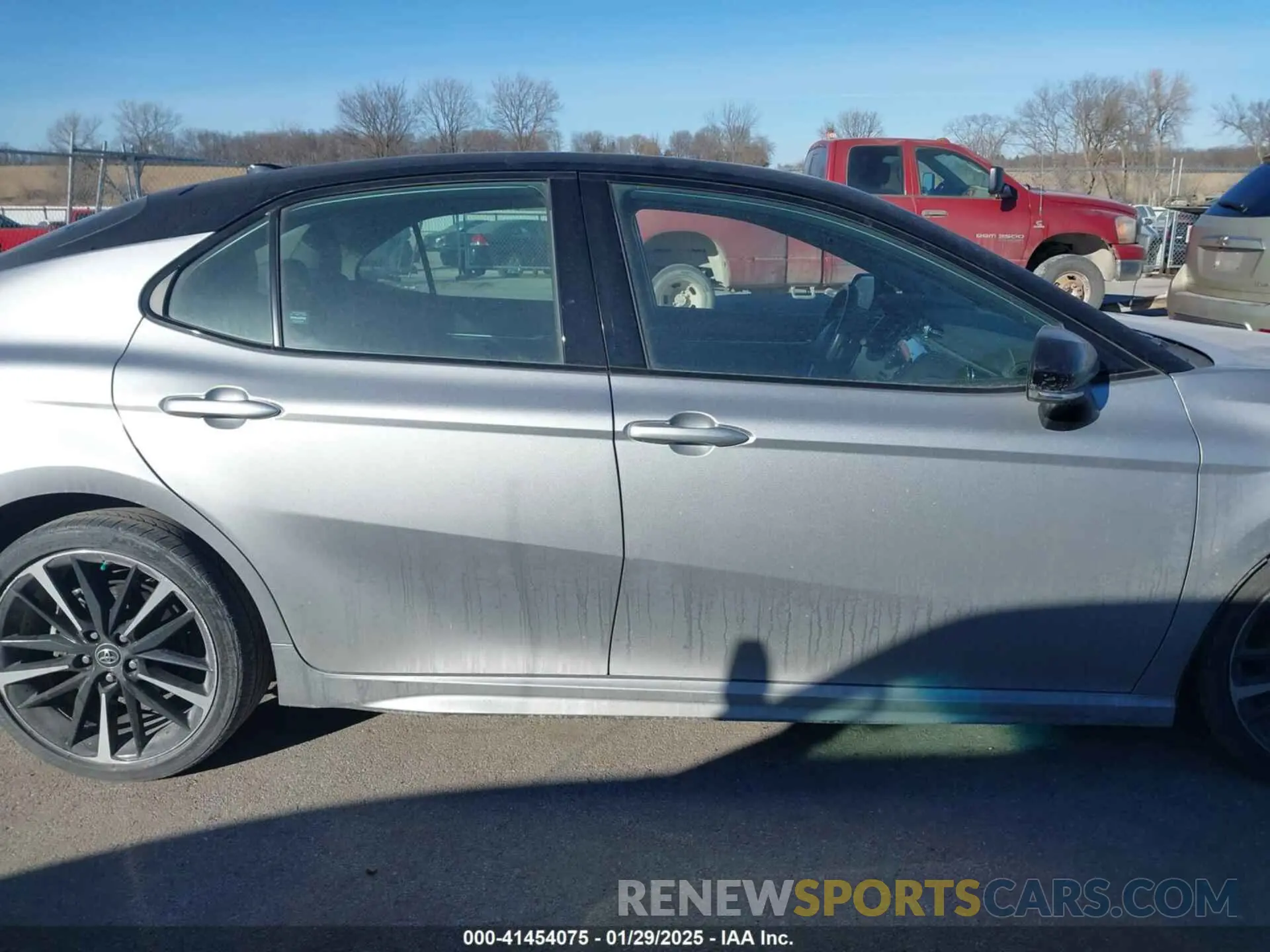 13 Photograph of a damaged car 4T1BZ1HK1KU031033 TOYOTA CAMRY 2019