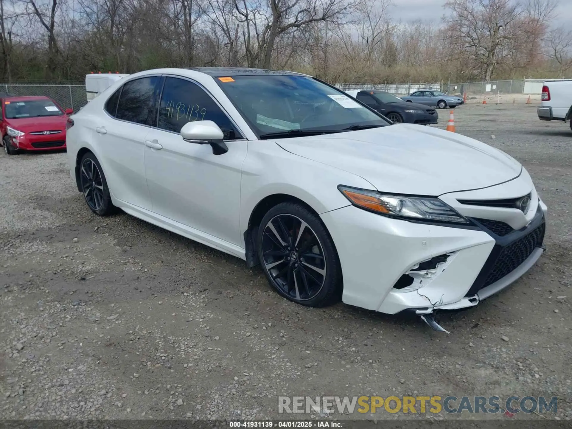 1 Photograph of a damaged car 4T1BZ1HK1KU508639 TOYOTA CAMRY 2019