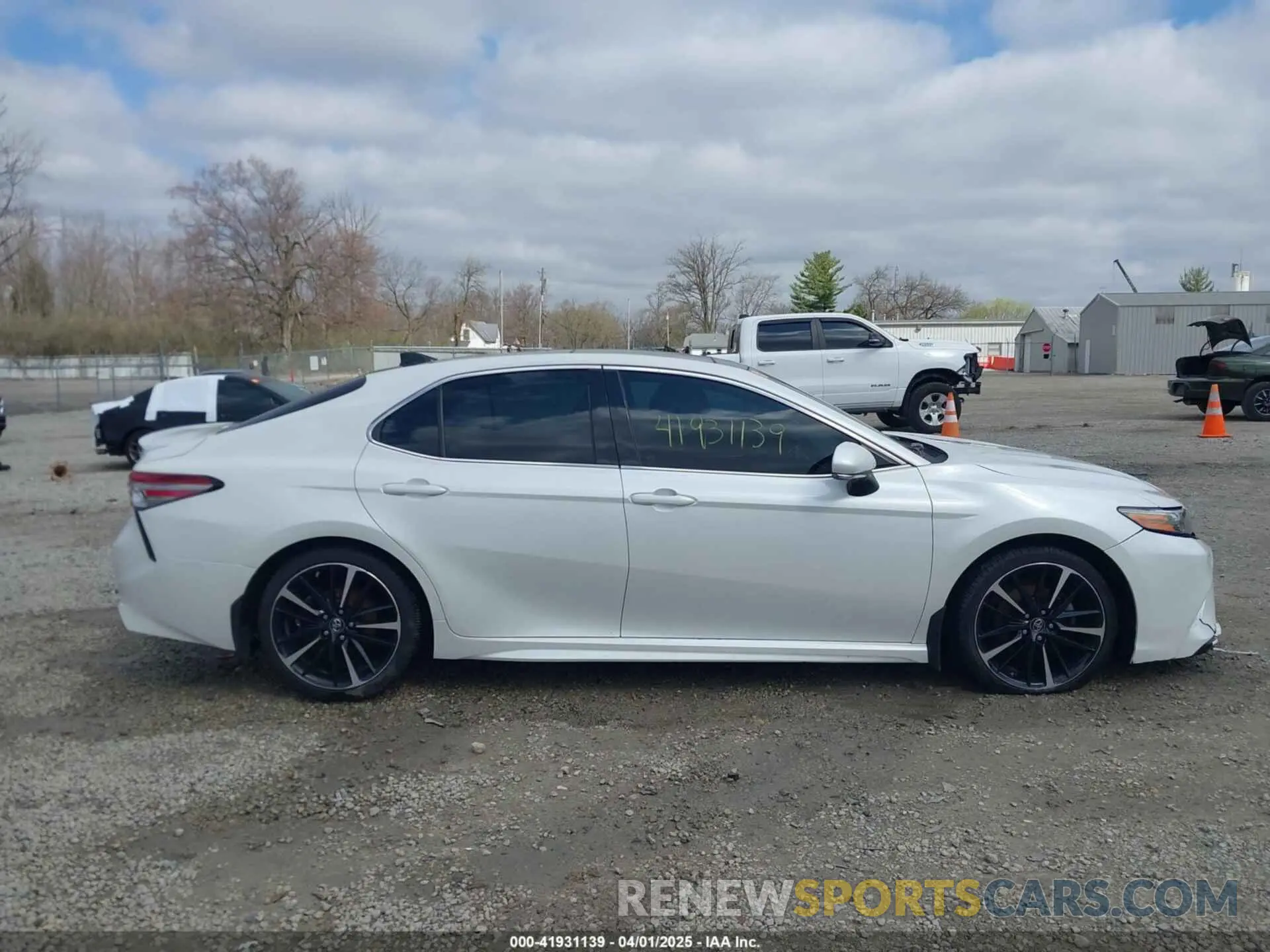 13 Photograph of a damaged car 4T1BZ1HK1KU508639 TOYOTA CAMRY 2019