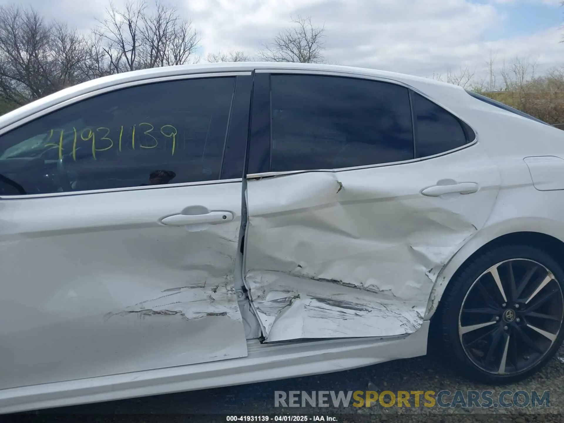6 Photograph of a damaged car 4T1BZ1HK1KU508639 TOYOTA CAMRY 2019