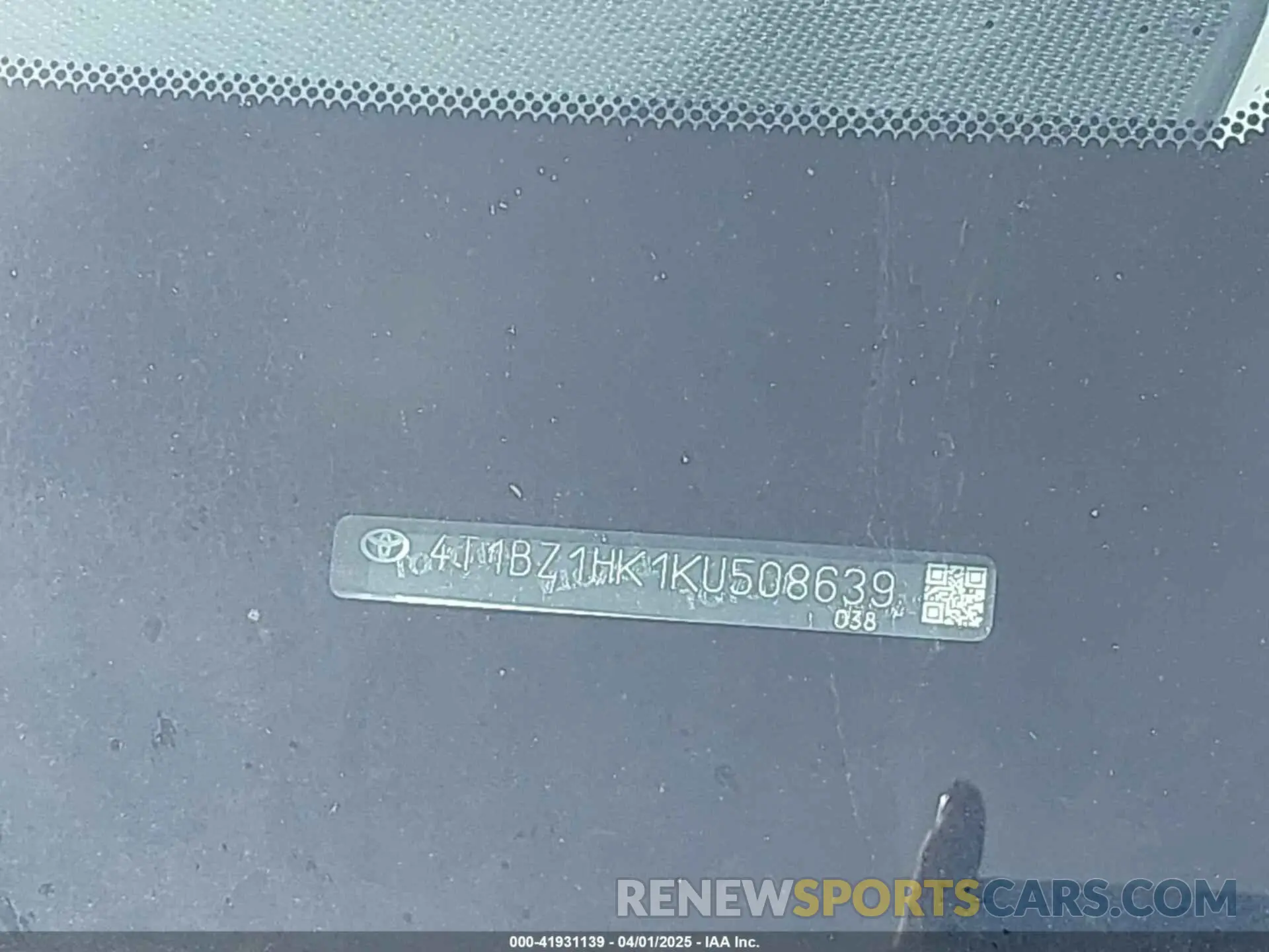 9 Photograph of a damaged car 4T1BZ1HK1KU508639 TOYOTA CAMRY 2019