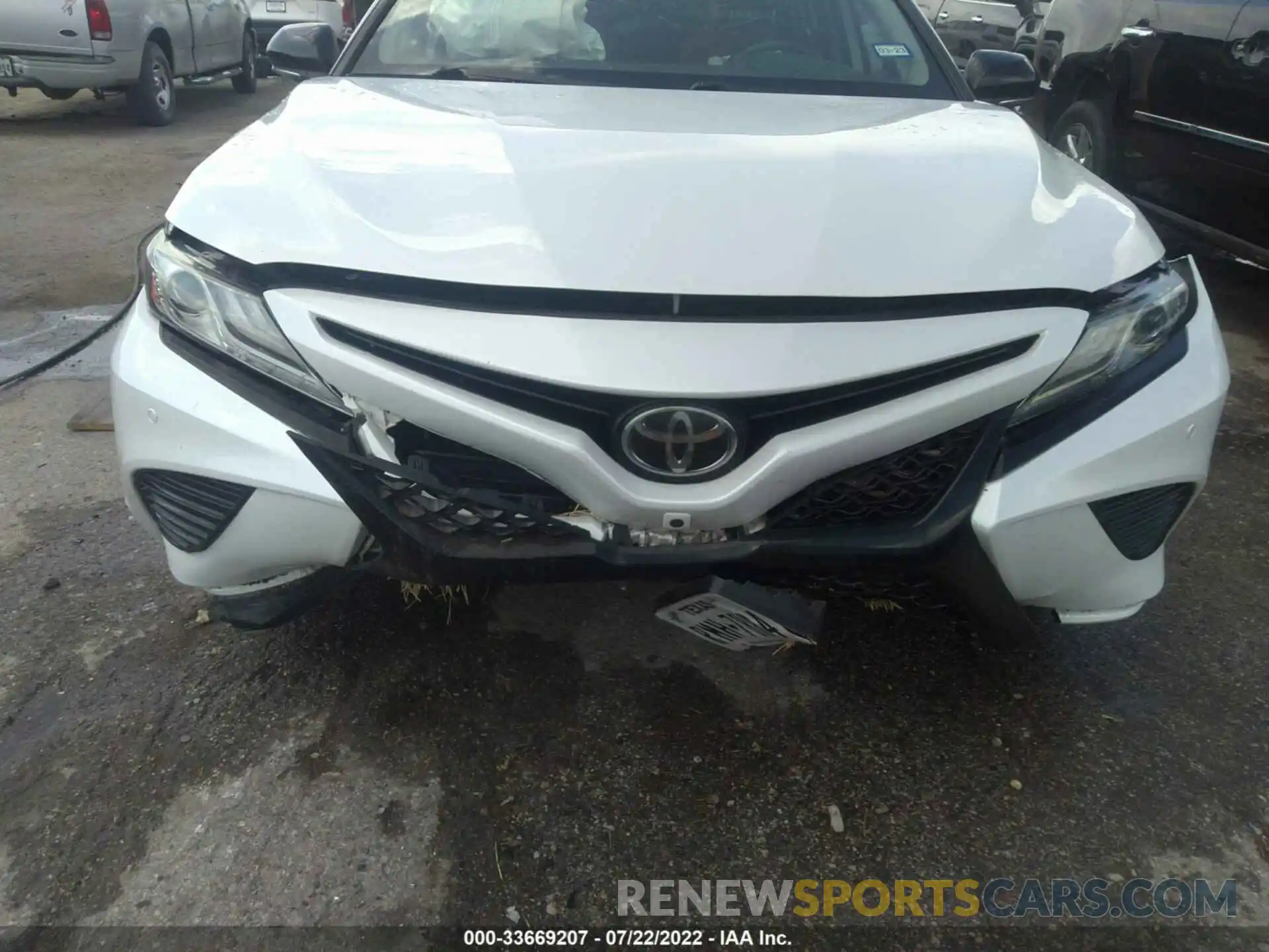 6 Photograph of a damaged car 4T1BZ1HK2KU023975 TOYOTA CAMRY 2019