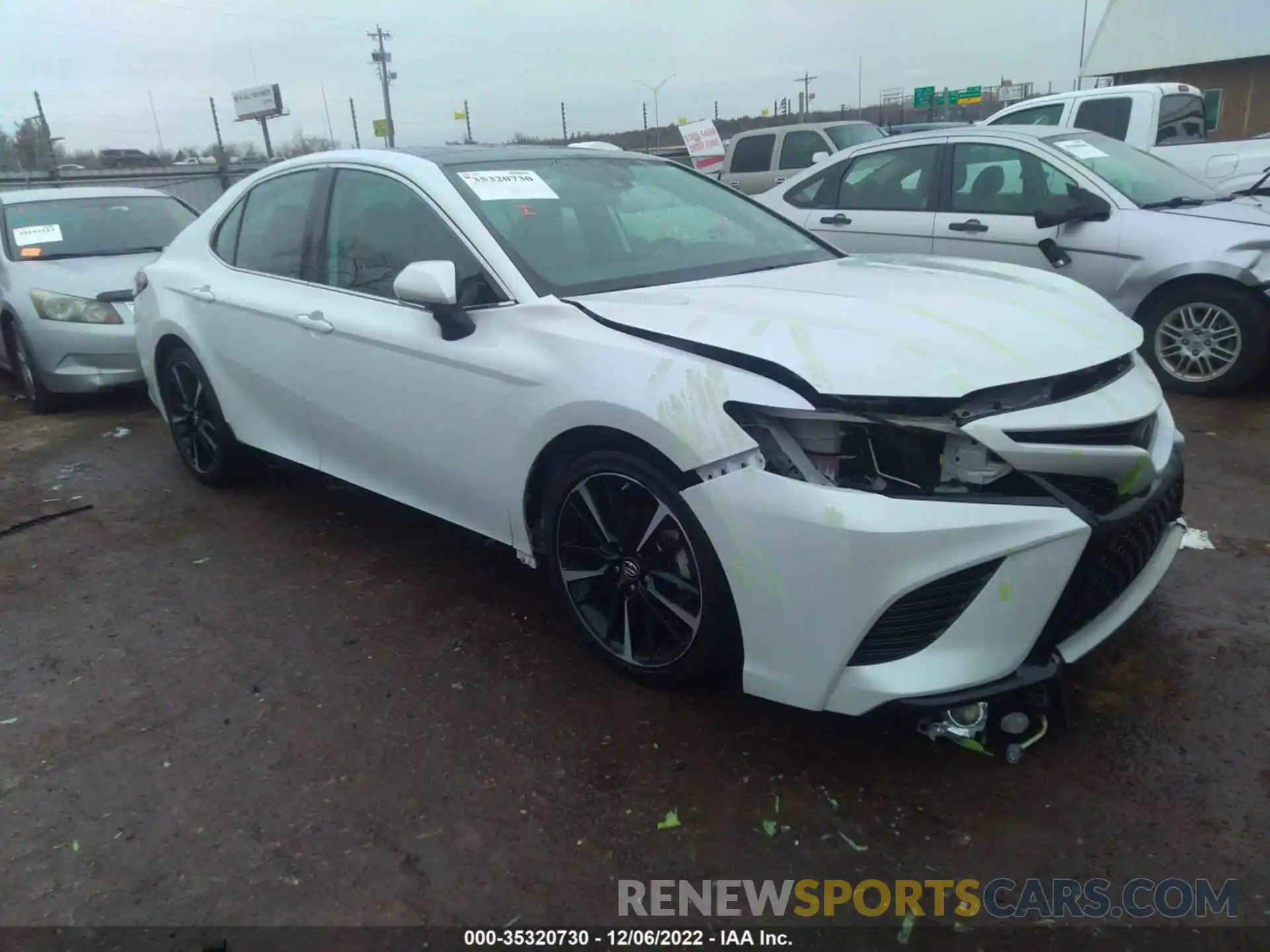 1 Photograph of a damaged car 4T1BZ1HK2KU027797 TOYOTA CAMRY 2019