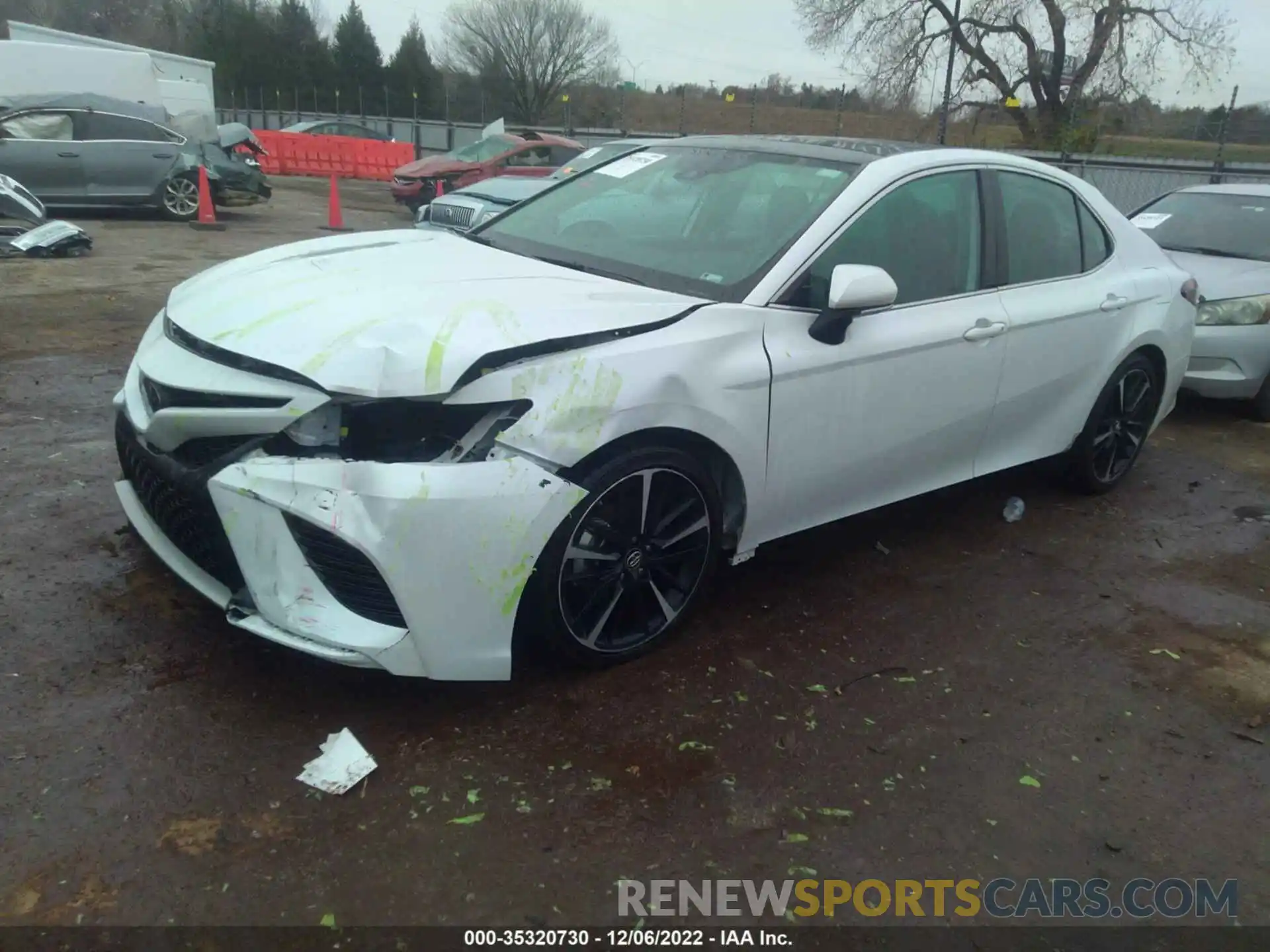 2 Photograph of a damaged car 4T1BZ1HK2KU027797 TOYOTA CAMRY 2019