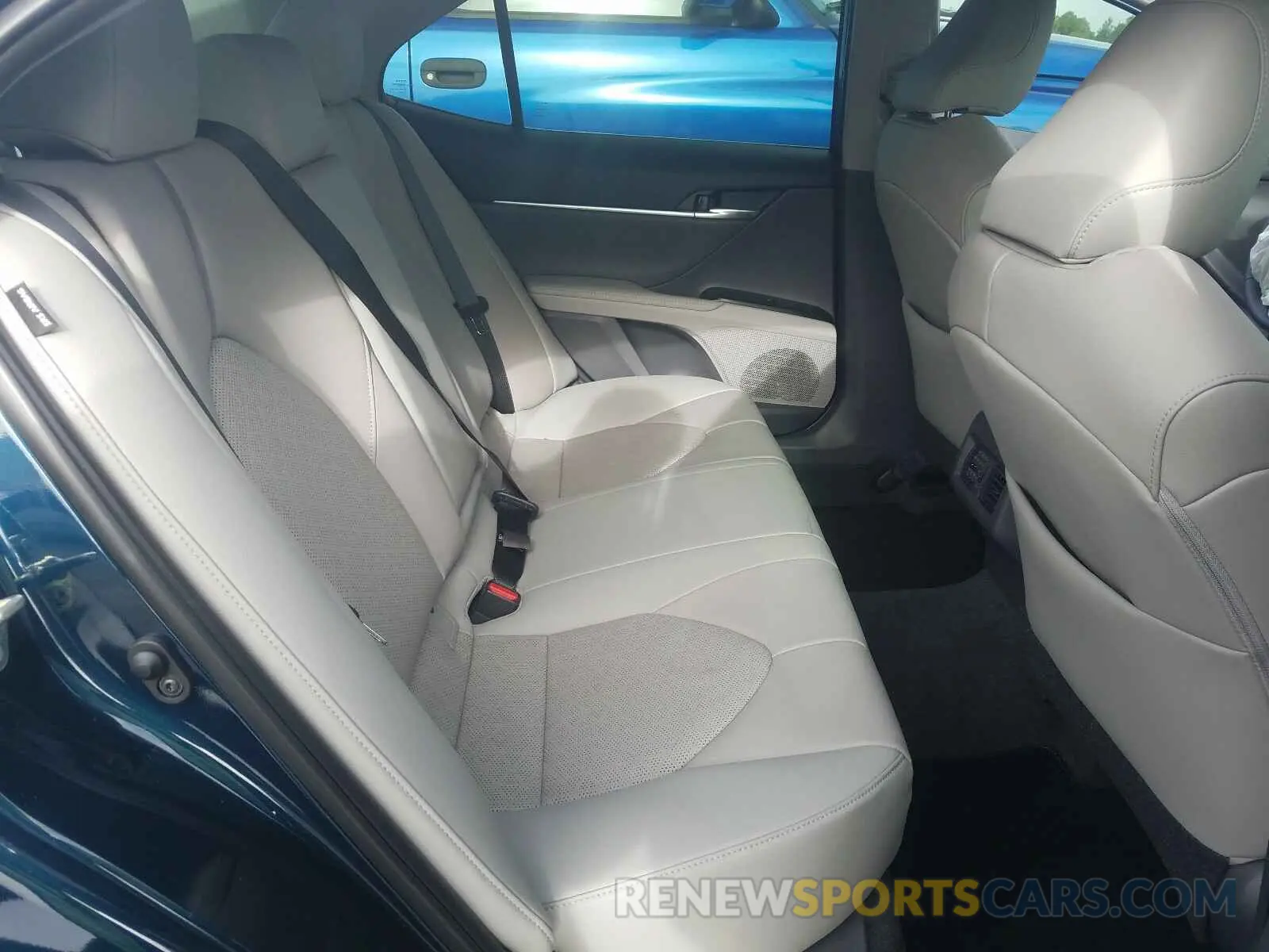6 Photograph of a damaged car 4T1BZ1HK2KU028819 TOYOTA CAMRY 2019
