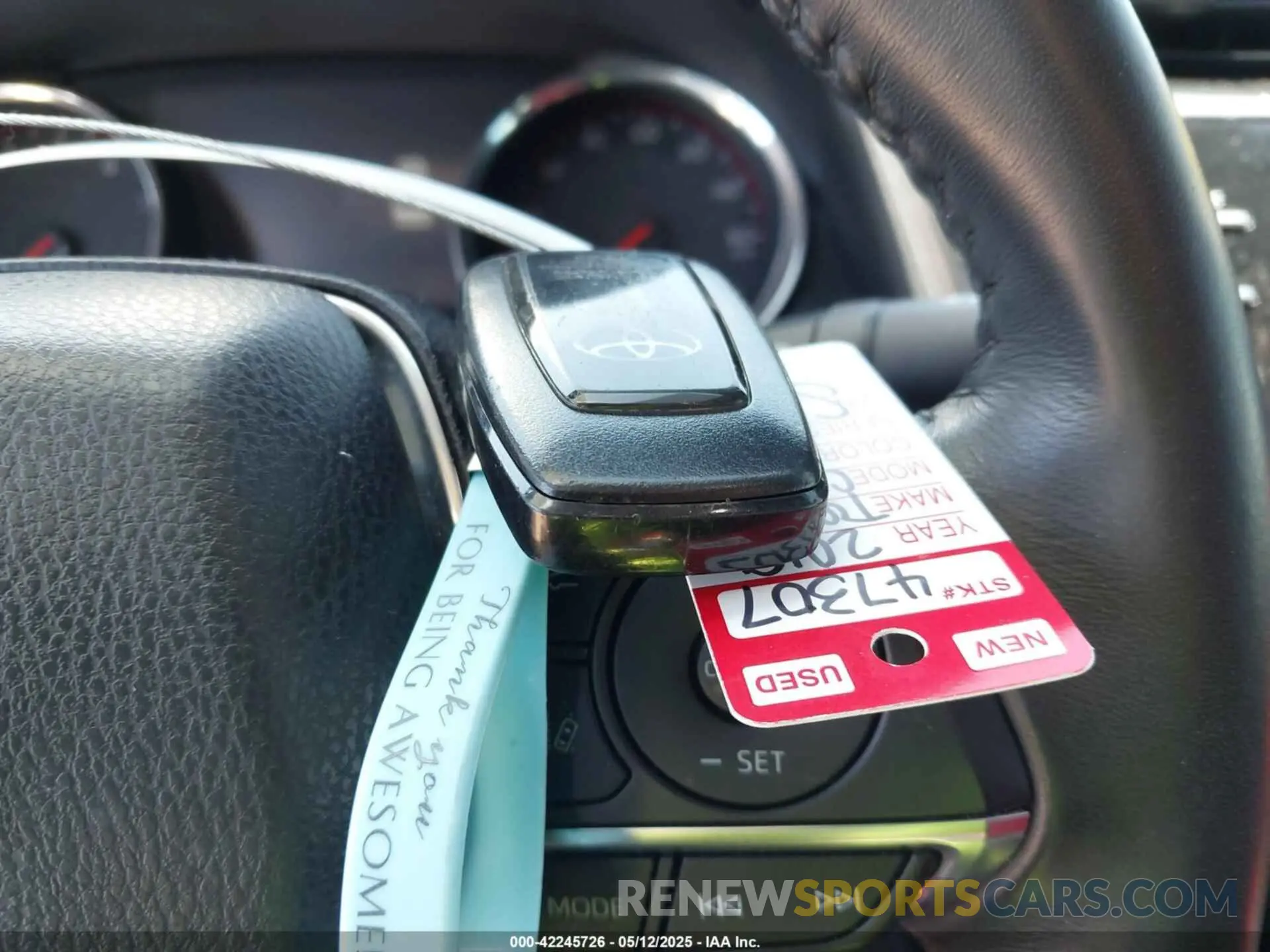 11 Photograph of a damaged car 4T1BZ1HK2KU029579 TOYOTA CAMRY 2019