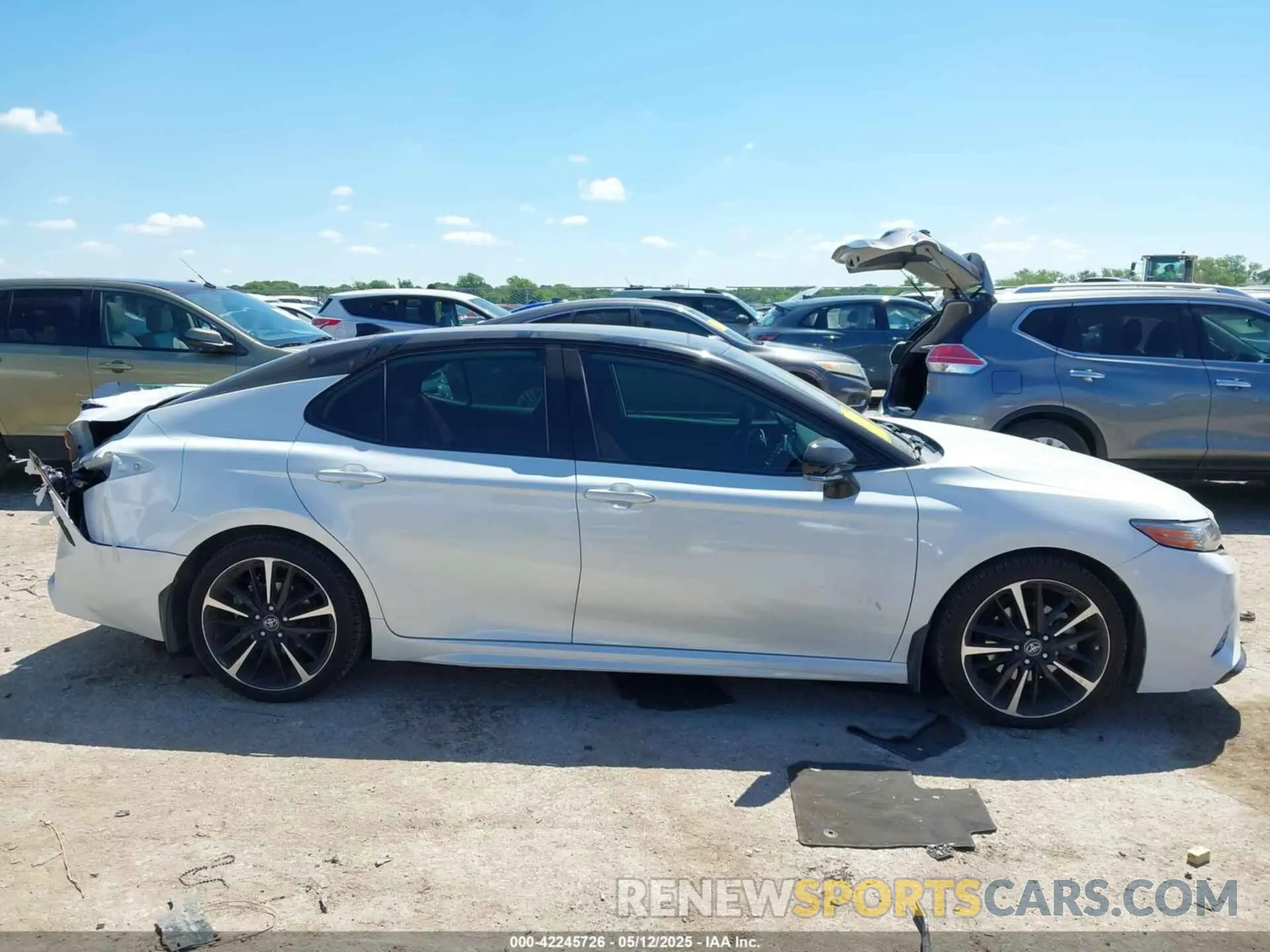 13 Photograph of a damaged car 4T1BZ1HK2KU029579 TOYOTA CAMRY 2019