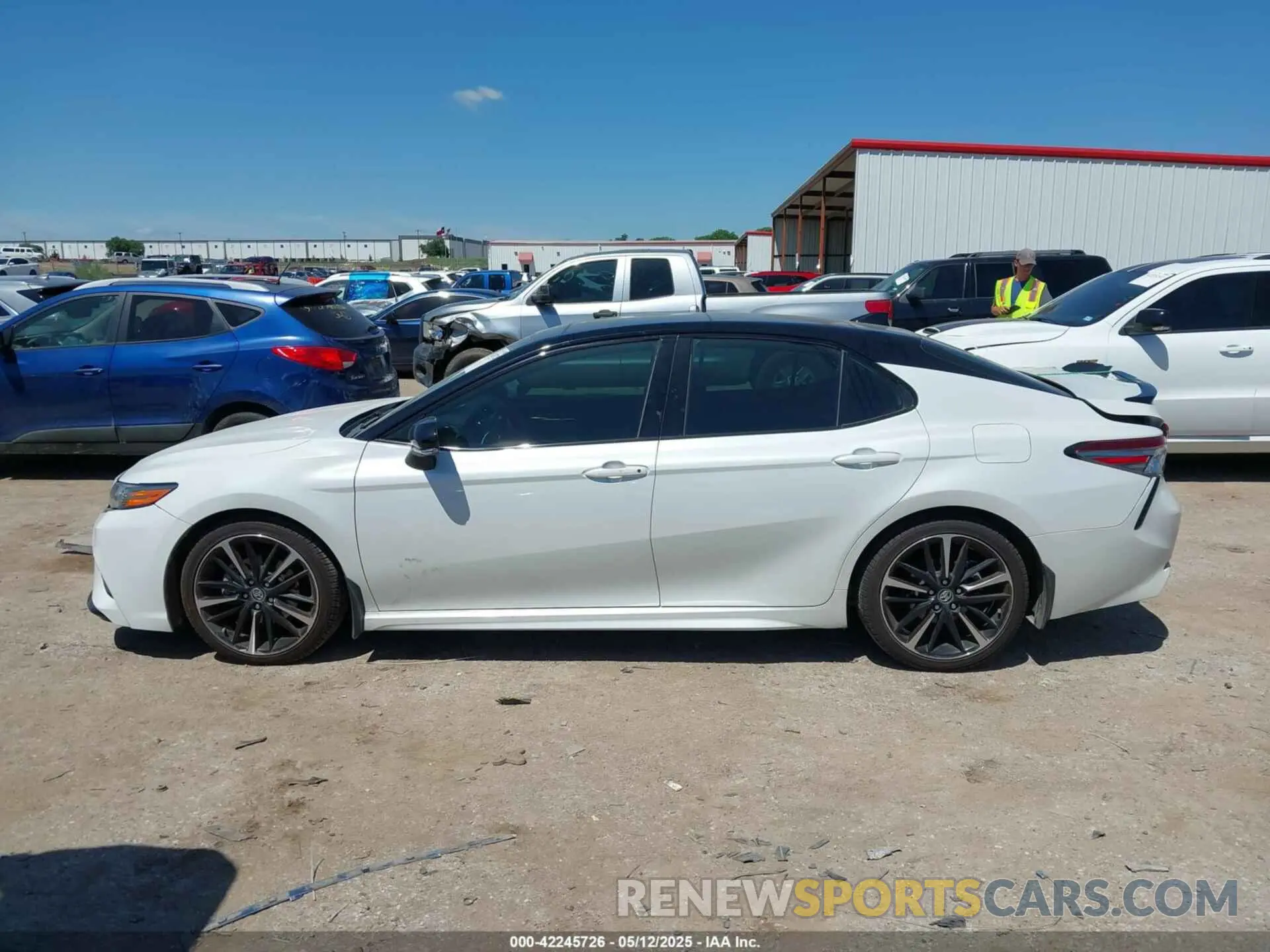 14 Photograph of a damaged car 4T1BZ1HK2KU029579 TOYOTA CAMRY 2019