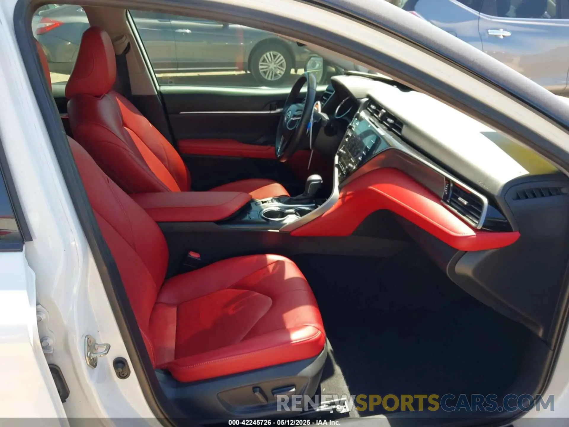 5 Photograph of a damaged car 4T1BZ1HK2KU029579 TOYOTA CAMRY 2019