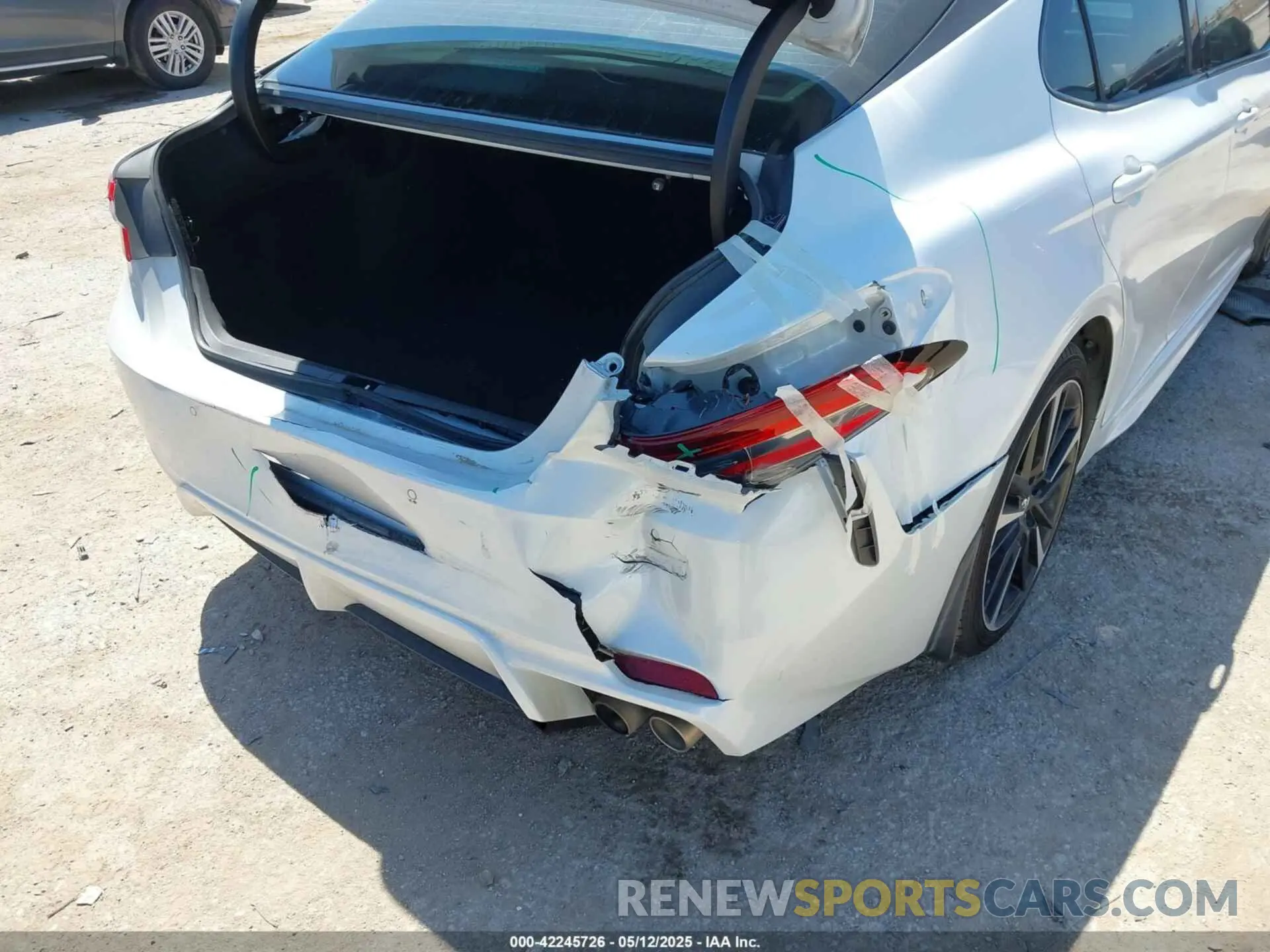 6 Photograph of a damaged car 4T1BZ1HK2KU029579 TOYOTA CAMRY 2019
