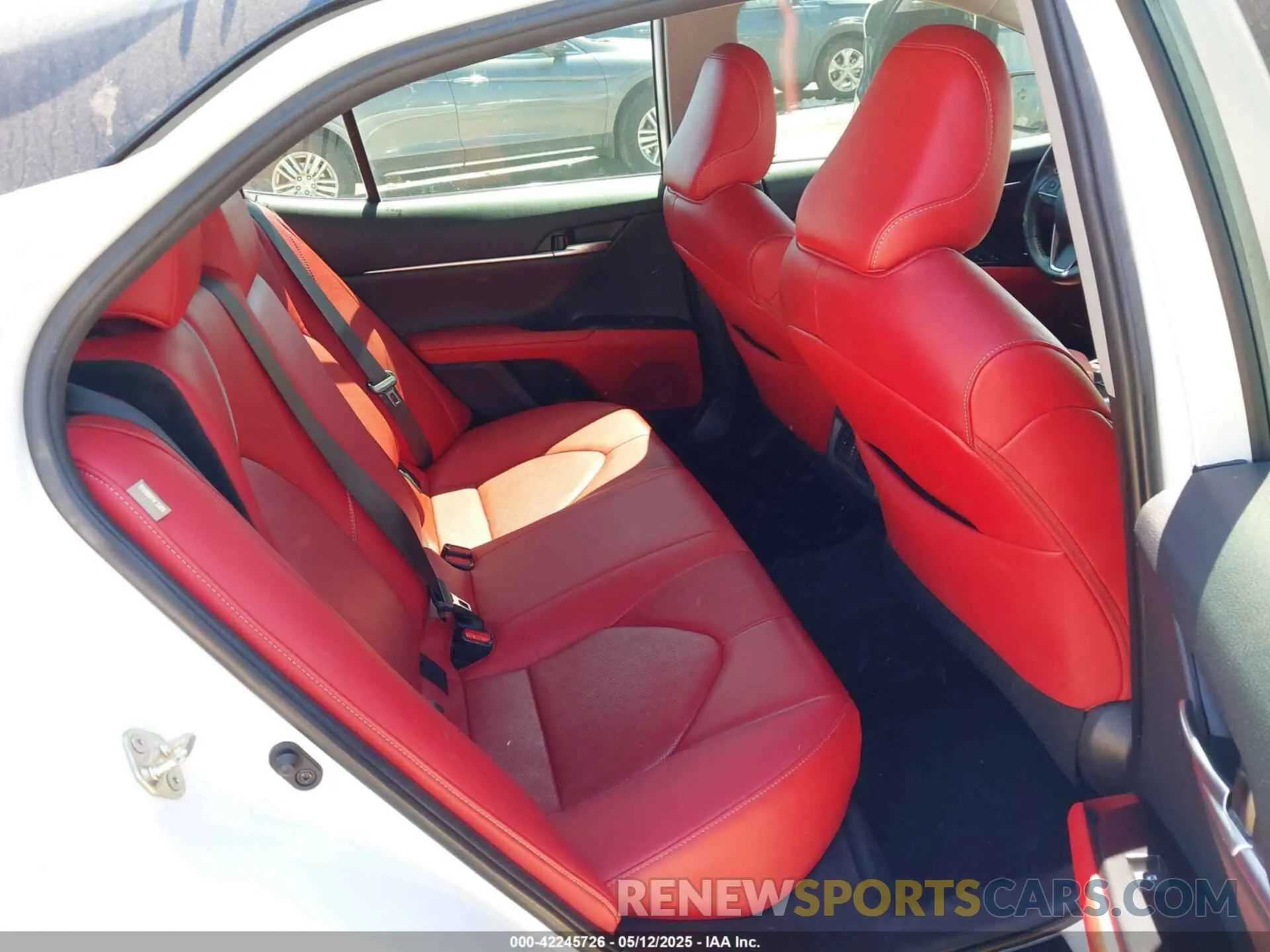 8 Photograph of a damaged car 4T1BZ1HK2KU029579 TOYOTA CAMRY 2019
