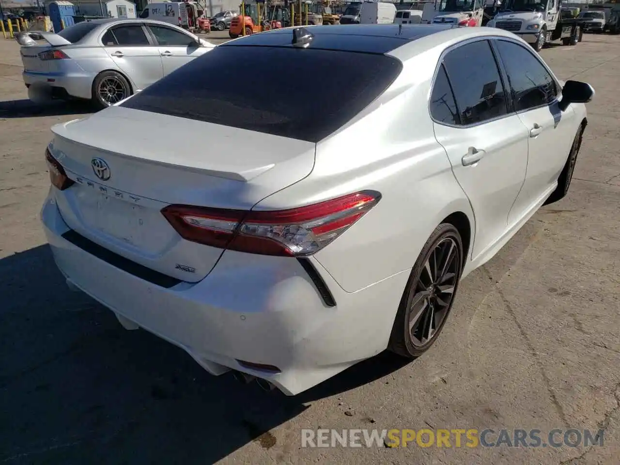 4 Photograph of a damaged car 4T1BZ1HK2KU030537 TOYOTA CAMRY 2019