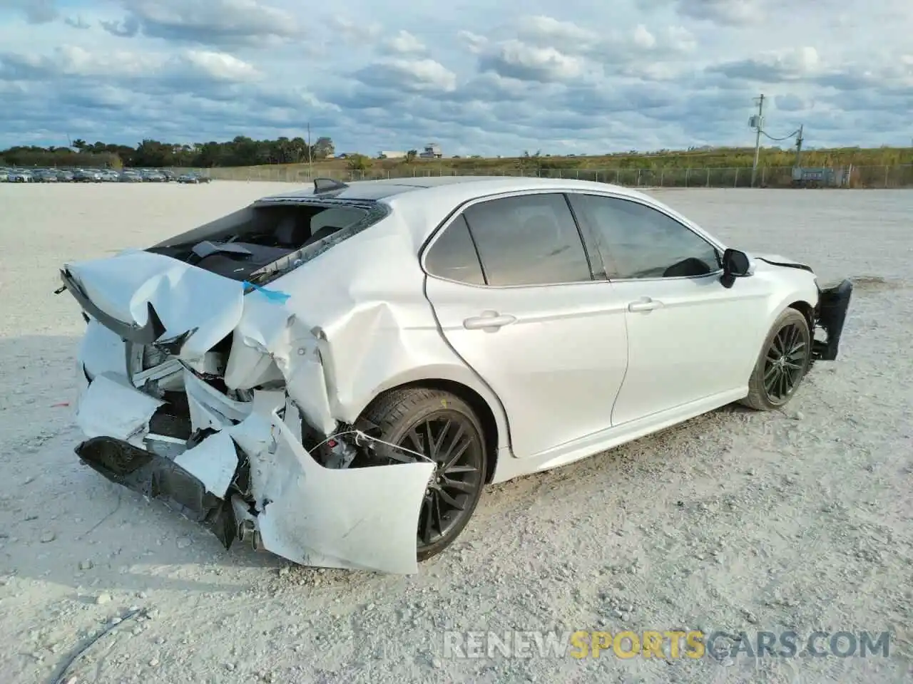 4 Photograph of a damaged car 4T1BZ1HK2KU031011 TOYOTA CAMRY 2019