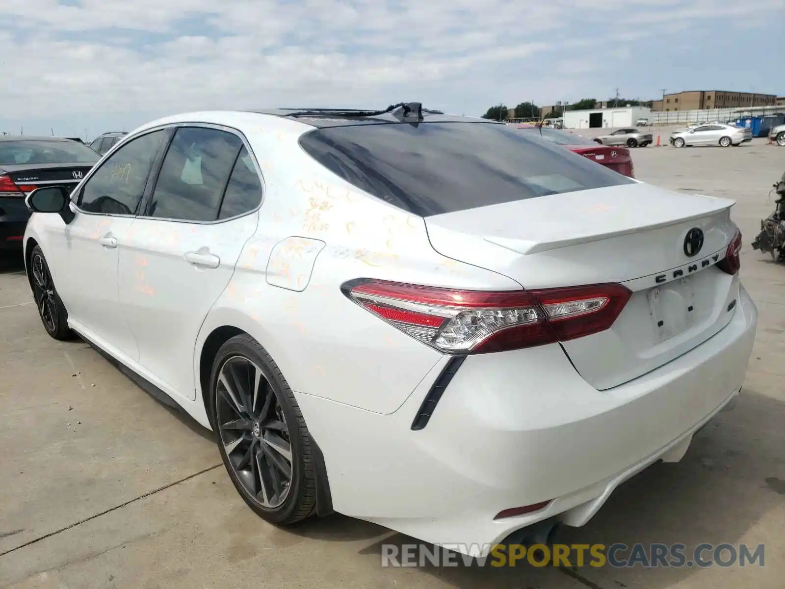 3 Photograph of a damaged car 4T1BZ1HK2KU031767 TOYOTA CAMRY 2019