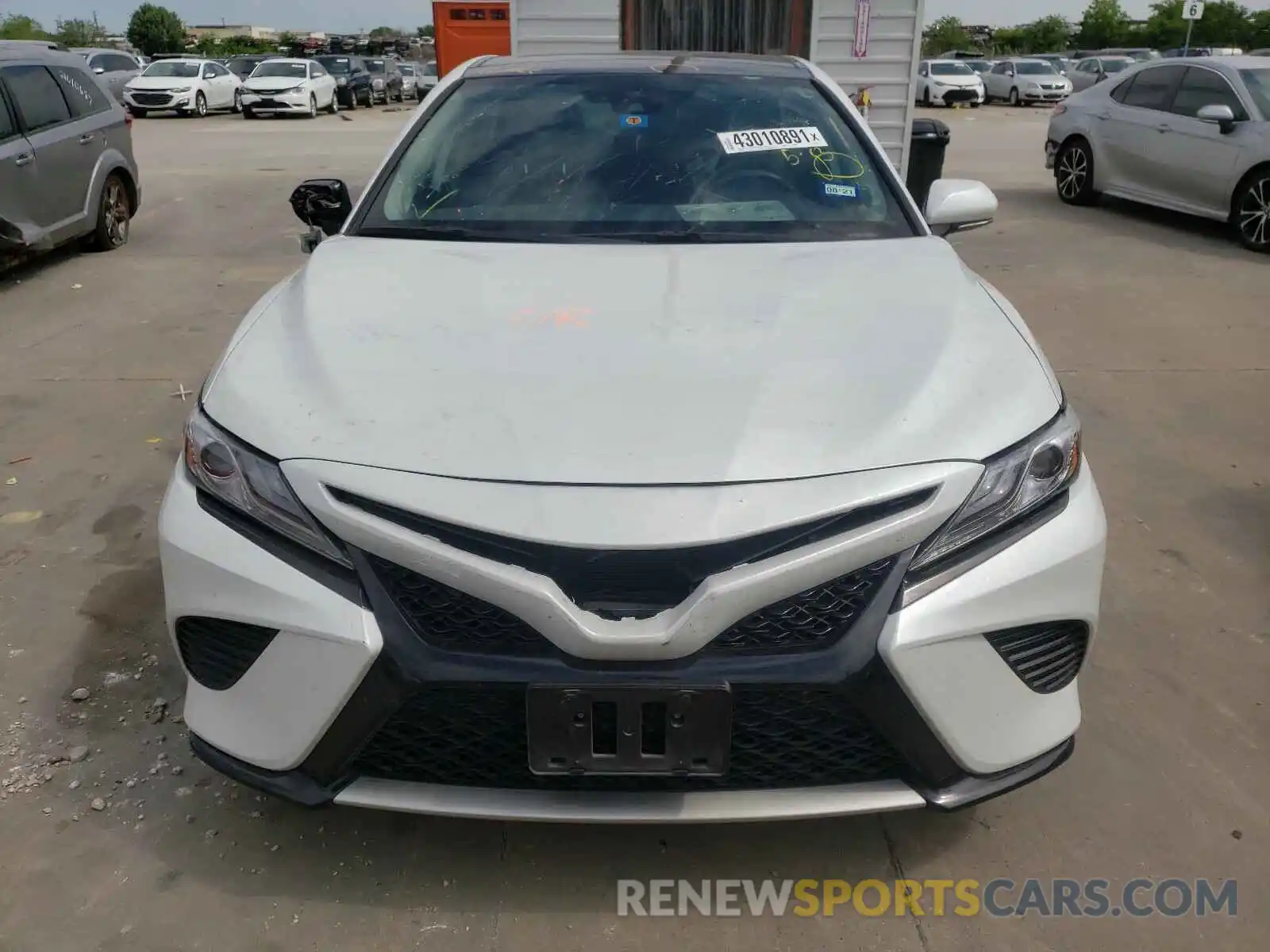 9 Photograph of a damaged car 4T1BZ1HK2KU031767 TOYOTA CAMRY 2019