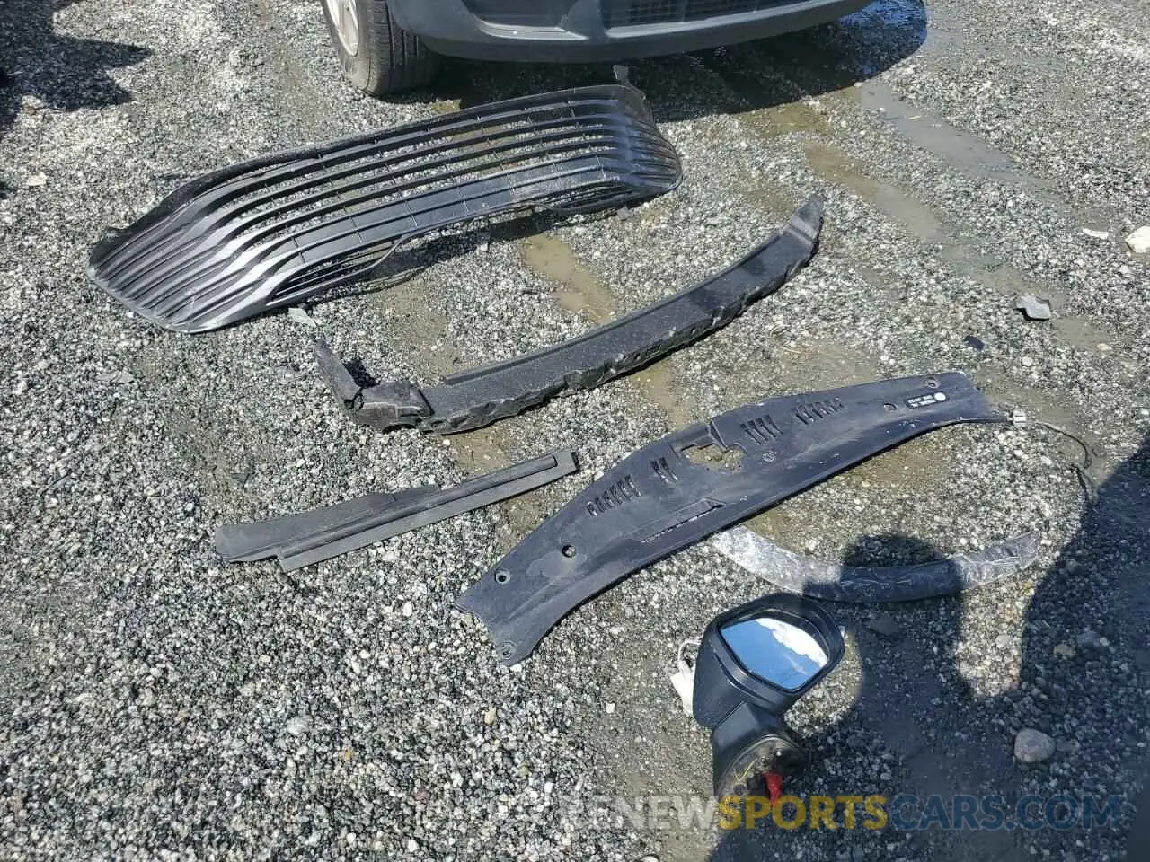 12 Photograph of a damaged car 4T1BZ1HK2KU032109 TOYOTA CAMRY 2019