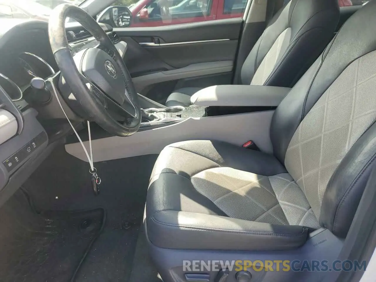 7 Photograph of a damaged car 4T1BZ1HK2KU032109 TOYOTA CAMRY 2019