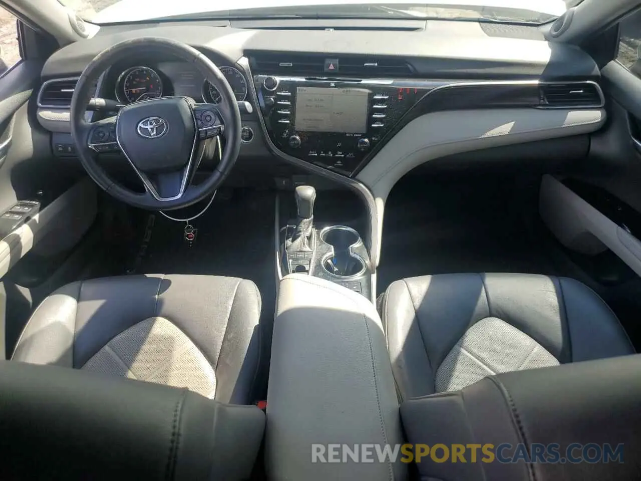 8 Photograph of a damaged car 4T1BZ1HK2KU032109 TOYOTA CAMRY 2019