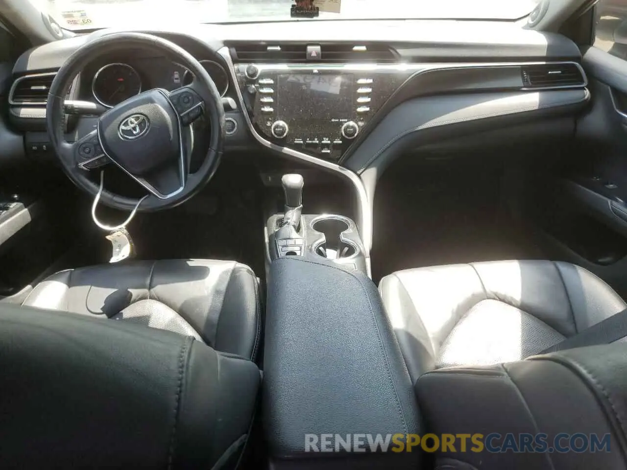 8 Photograph of a damaged car 4T1BZ1HK3KU022107 TOYOTA CAMRY 2019