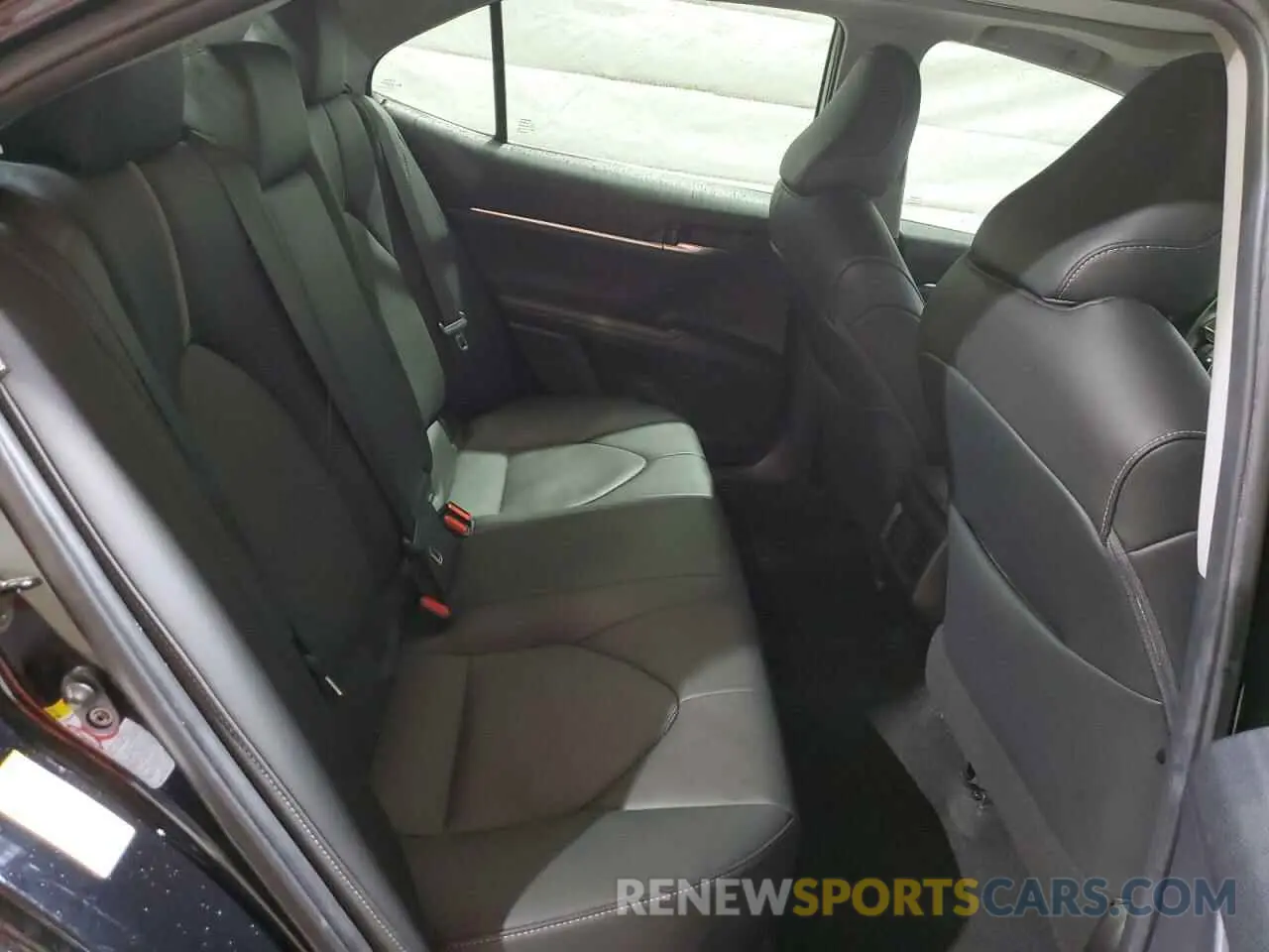 10 Photograph of a damaged car 4T1BZ1HK3KU026903 TOYOTA CAMRY 2019