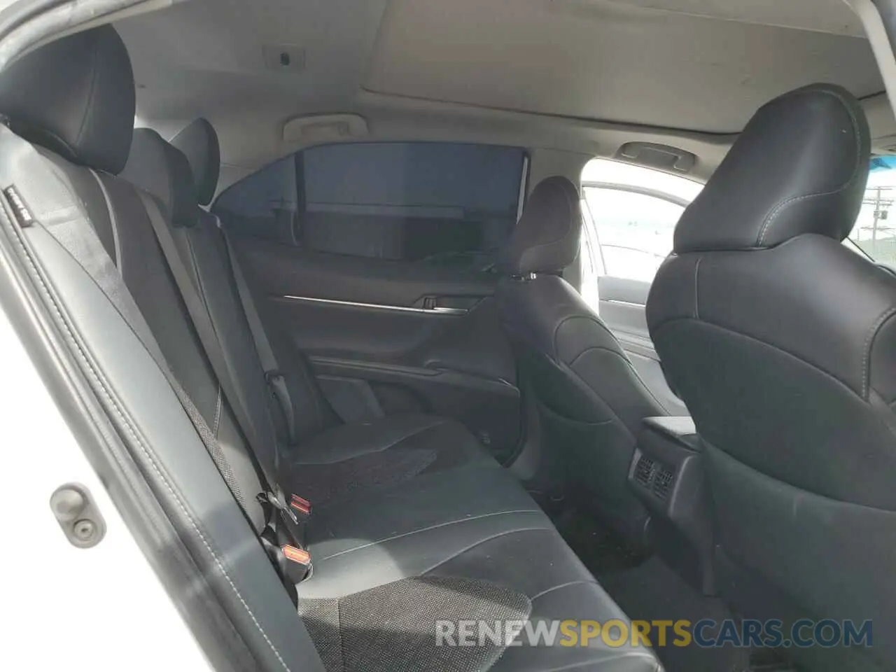 10 Photograph of a damaged car 4T1BZ1HK3KU029574 TOYOTA CAMRY 2019