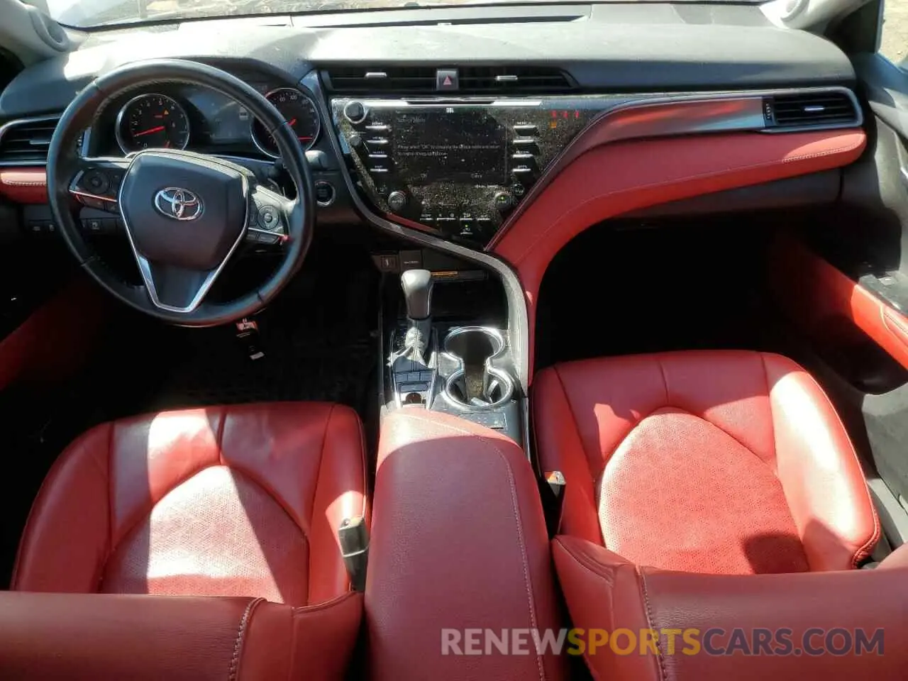 8 Photograph of a damaged car 4T1BZ1HK4KU024304 TOYOTA CAMRY 2019