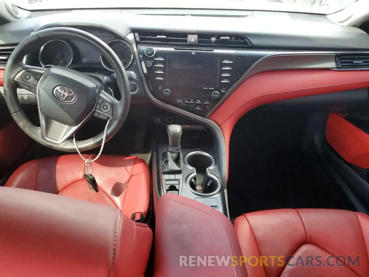 8 Photograph of a damaged car 4T1BZ1HK4KU024450 TOYOTA CAMRY 2019