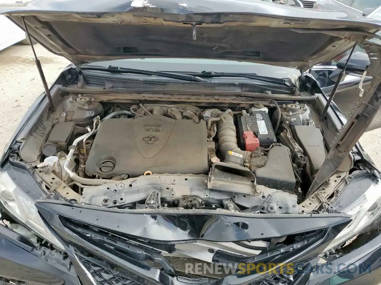 11 Photograph of a damaged car 4T1BZ1HK4KU028644 TOYOTA CAMRY 2019
