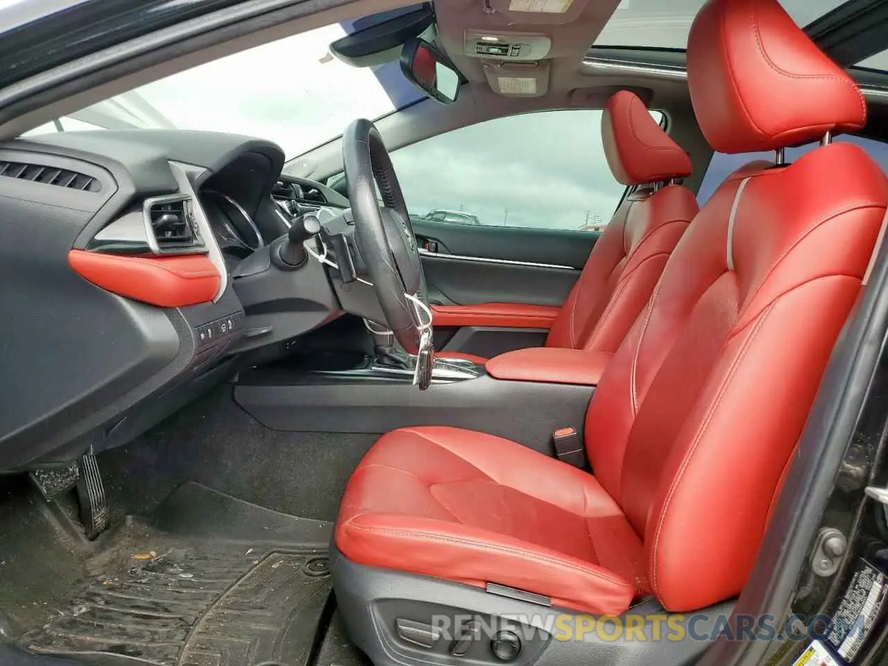 7 Photograph of a damaged car 4T1BZ1HK4KU028644 TOYOTA CAMRY 2019