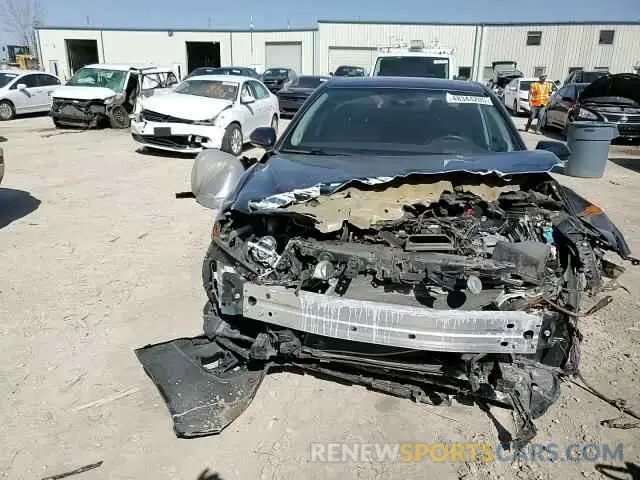 11 Photograph of a damaged car 4T1BZ1HK4KU030863 TOYOTA CAMRY 2019