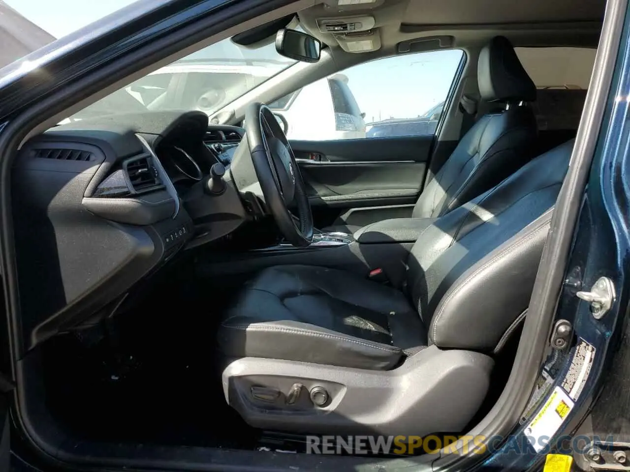 7 Photograph of a damaged car 4T1BZ1HK4KU030863 TOYOTA CAMRY 2019