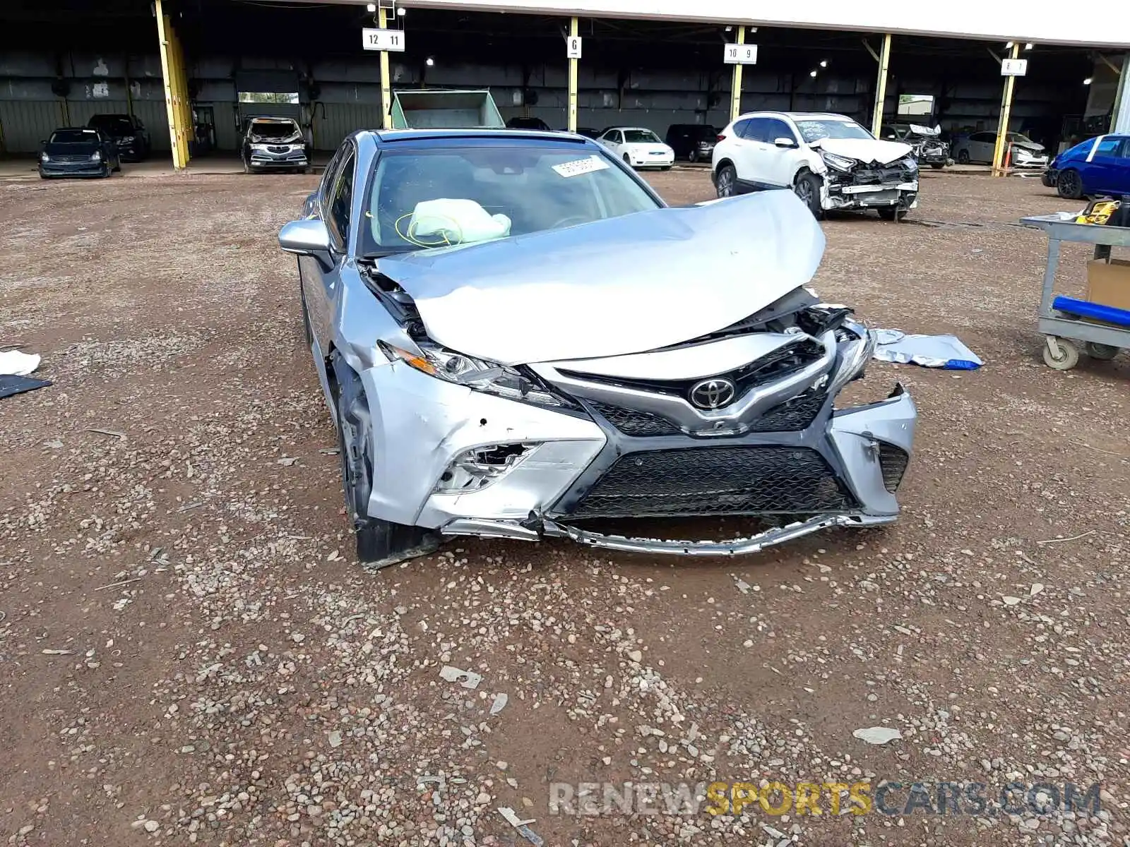 9 Photograph of a damaged car 4T1BZ1HK4KU031611 TOYOTA CAMRY 2019