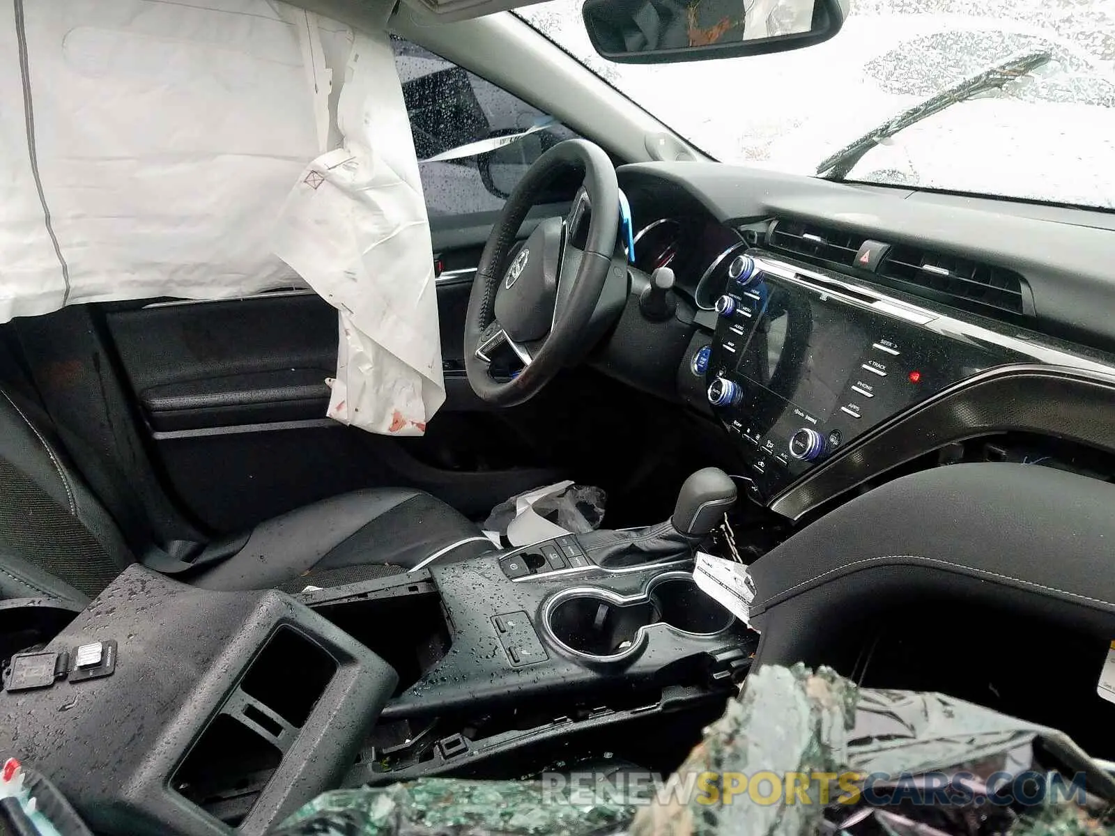 5 Photograph of a damaged car 4T1BZ1HK4KU032225 TOYOTA CAMRY 2019