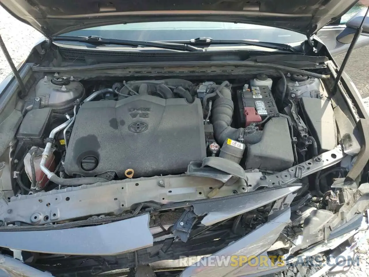 11 Photograph of a damaged car 4T1BZ1HK5KU027471 TOYOTA CAMRY 2019