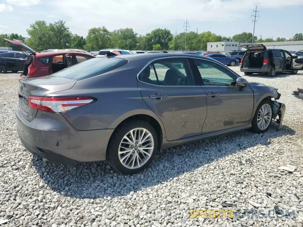 3 Photograph of a damaged car 4T1BZ1HK5KU027471 TOYOTA CAMRY 2019