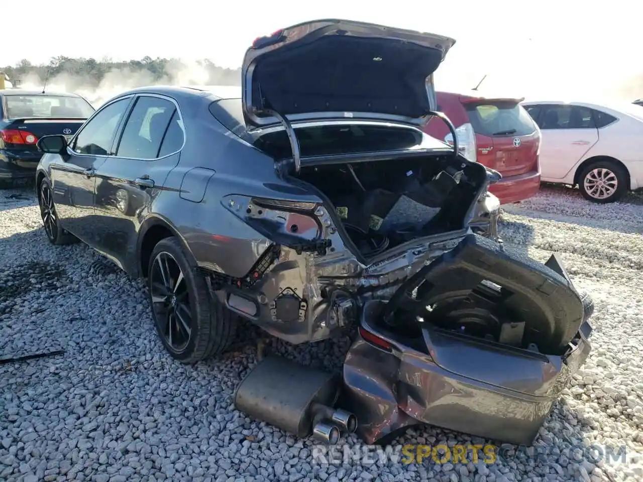 3 Photograph of a damaged car 4T1BZ1HK5KU030547 TOYOTA CAMRY 2019