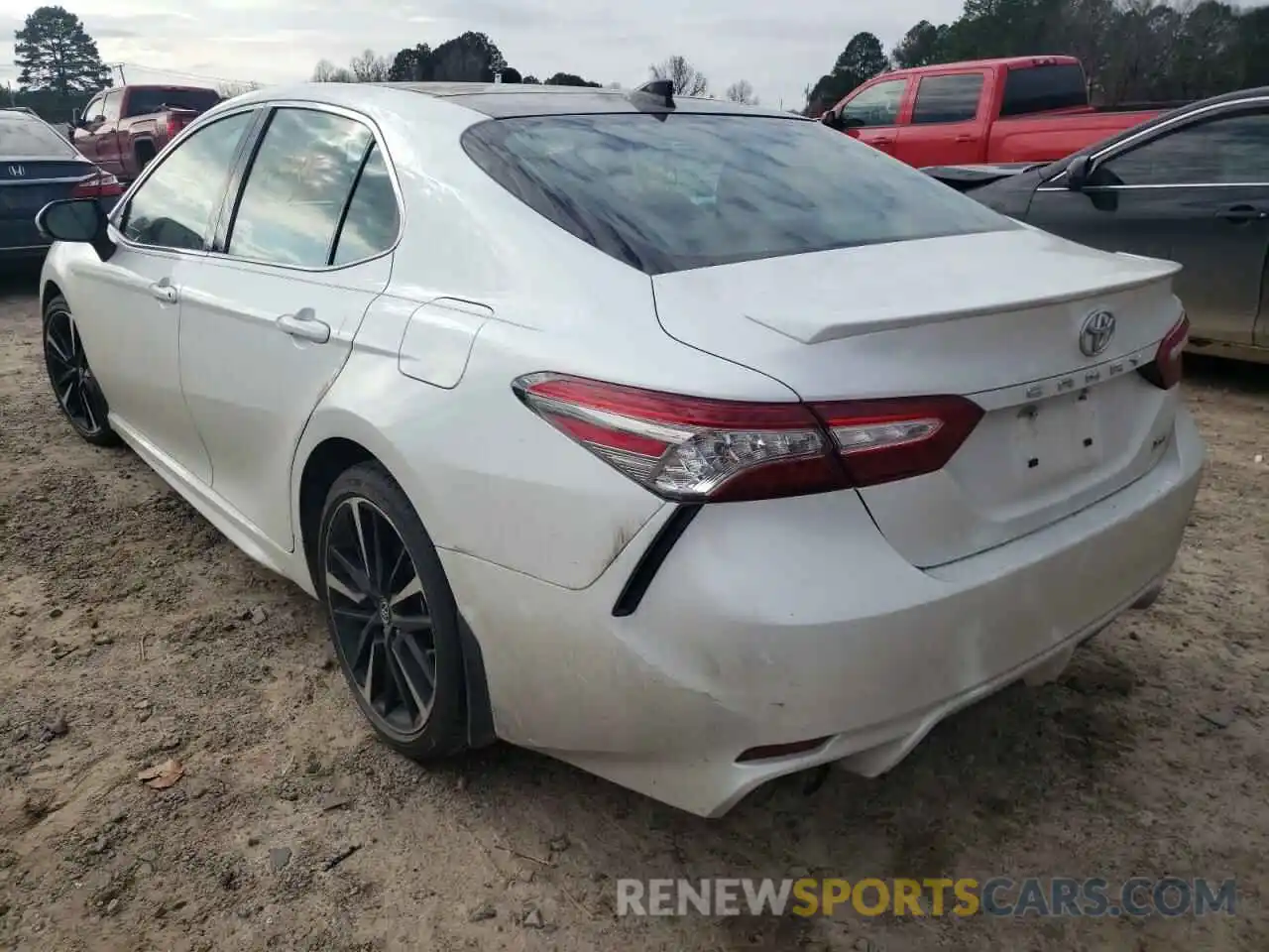 3 Photograph of a damaged car 4T1BZ1HK6KU028340 TOYOTA CAMRY 2019